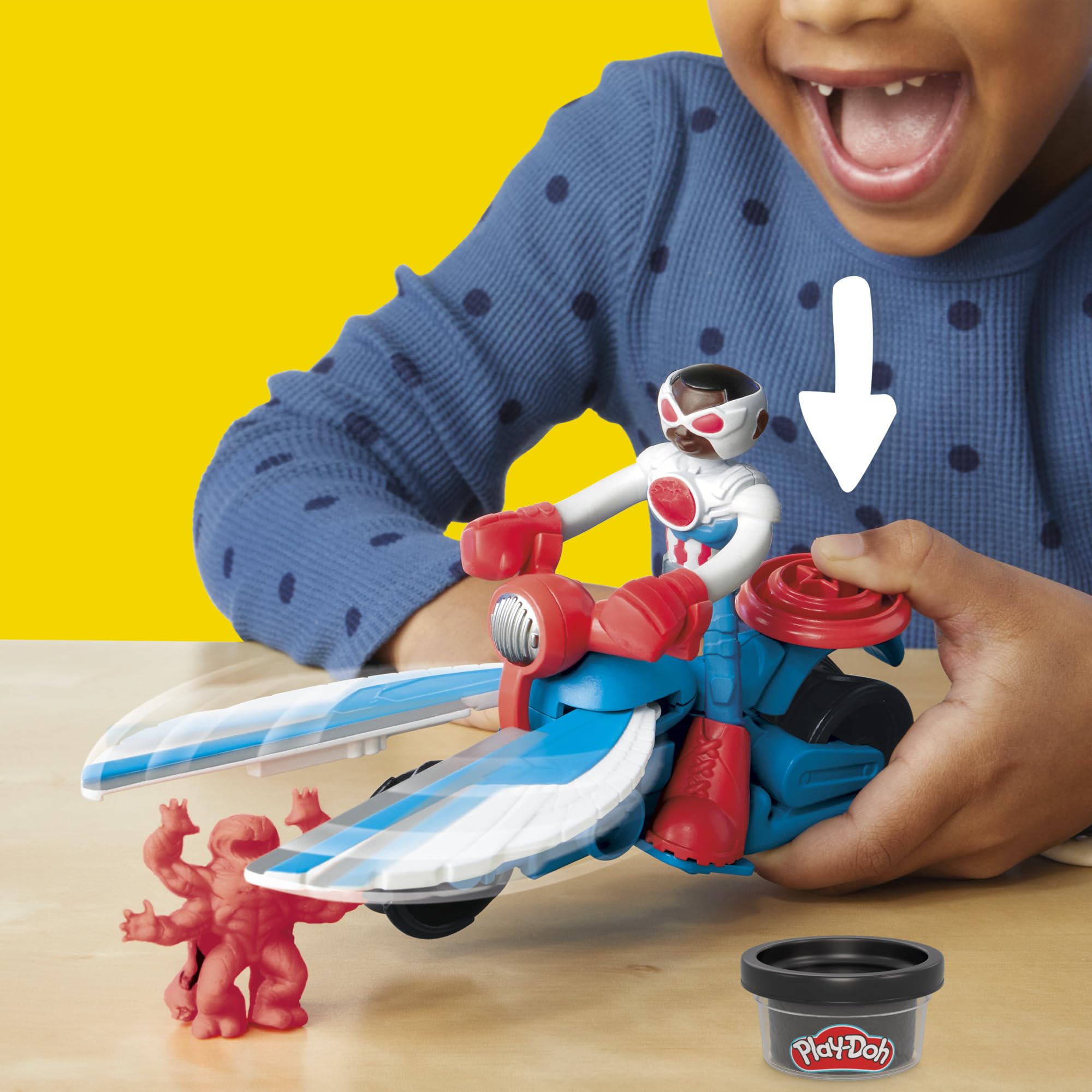 Play-Doh Marvel Captain America Moto-Slicer Spielset – Biegsame Figur, Motorradwerkzeug und 3 Wannen, ab 4 Jahren 4