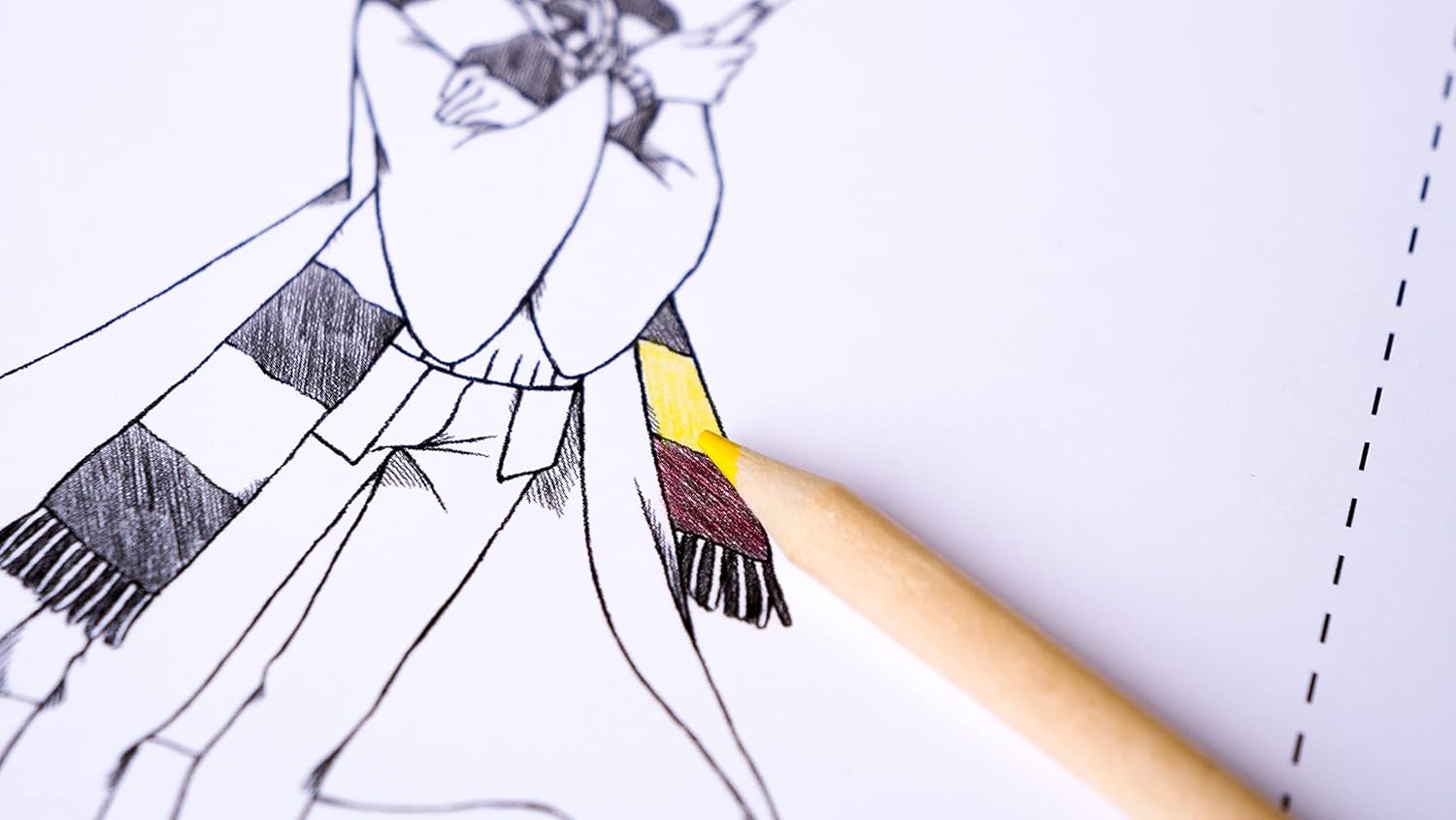 Clementoni Luminous Harry Potter Drawing Board - Trace & Create Magic Scenes for Kids 7+ 4