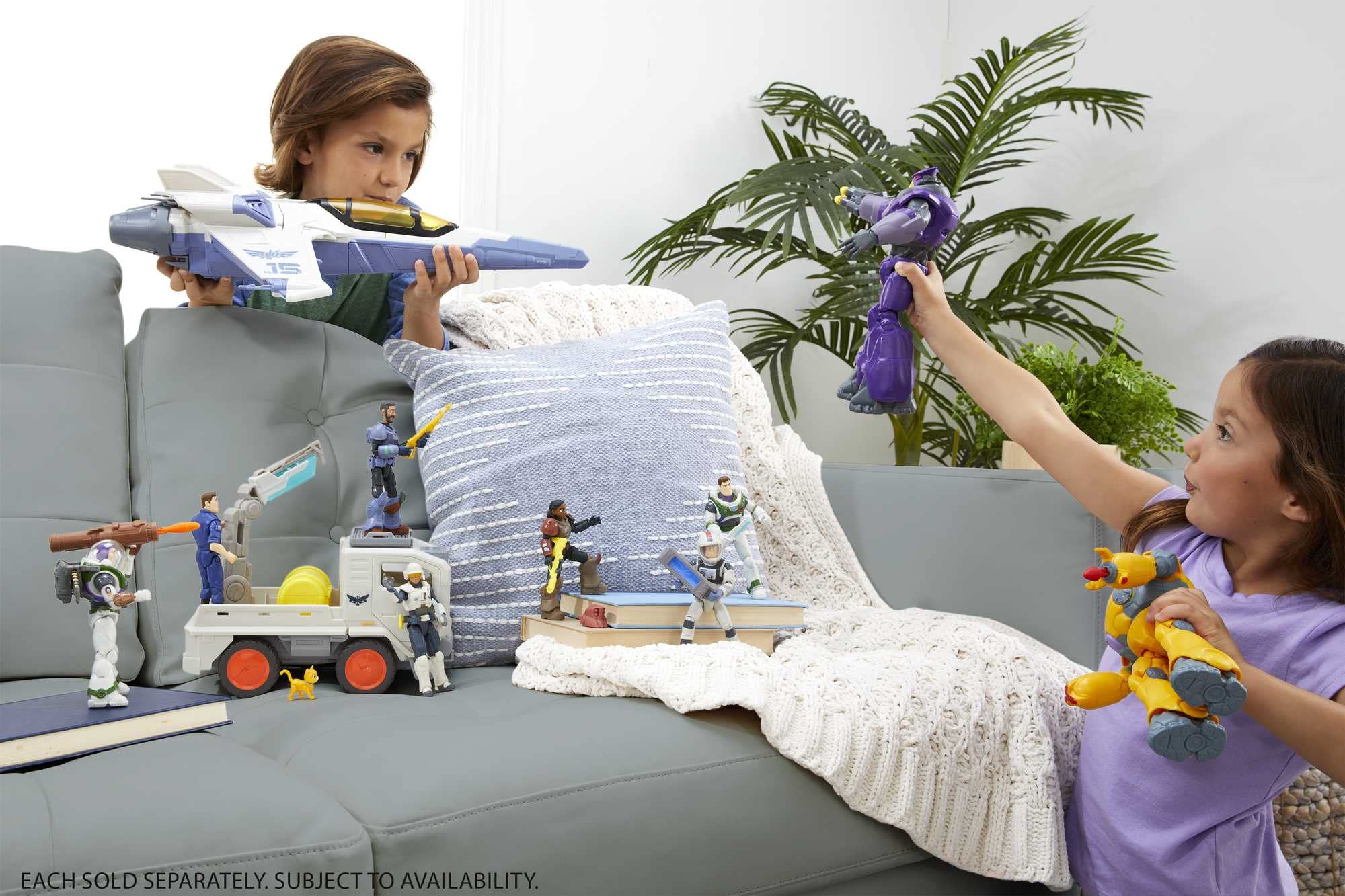 Disney Pixar Lightyear Zurg Action Figure - 9.9 Inch with 13 Movable Joints 8