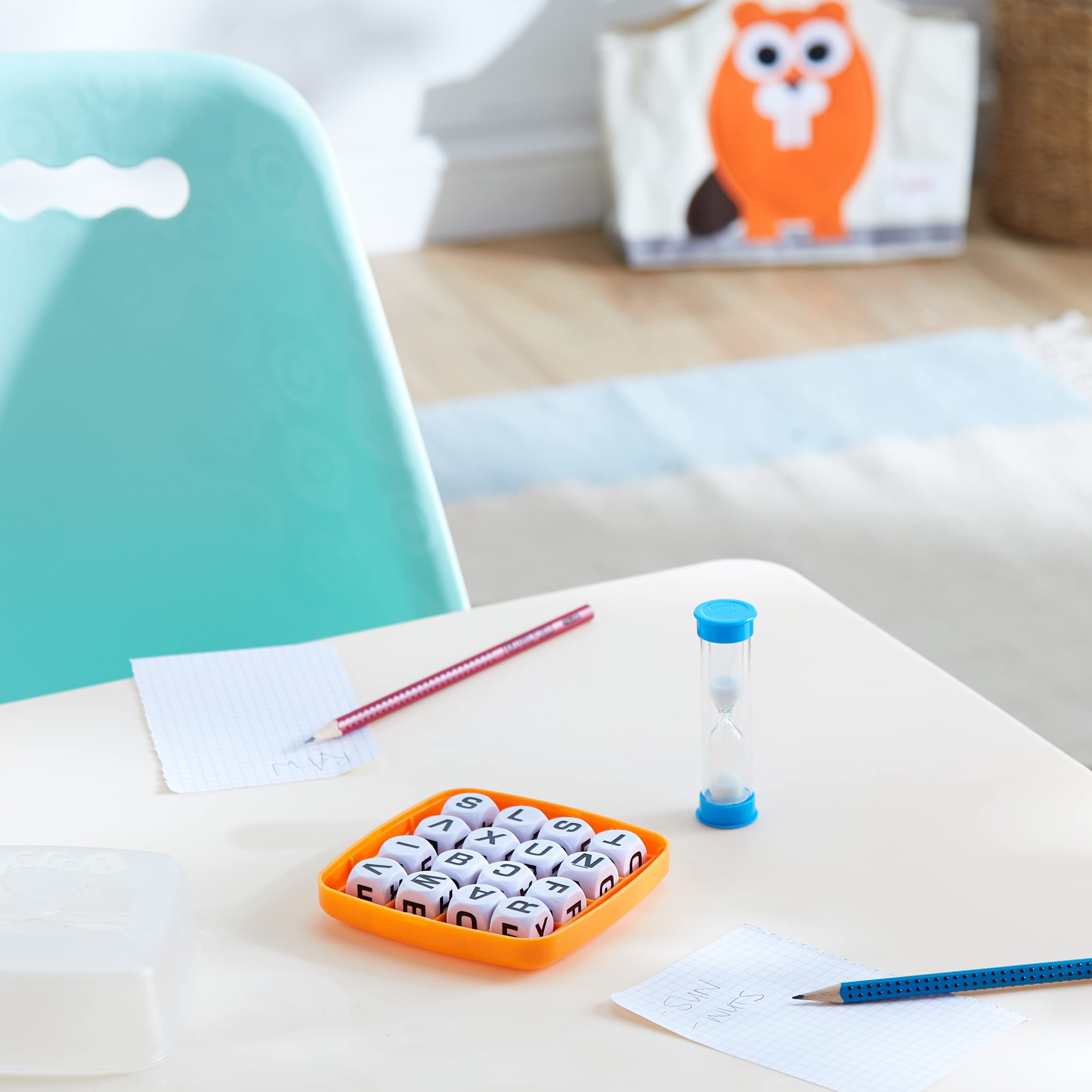 Hasbro Gaming Boggle Classic Word Game 2