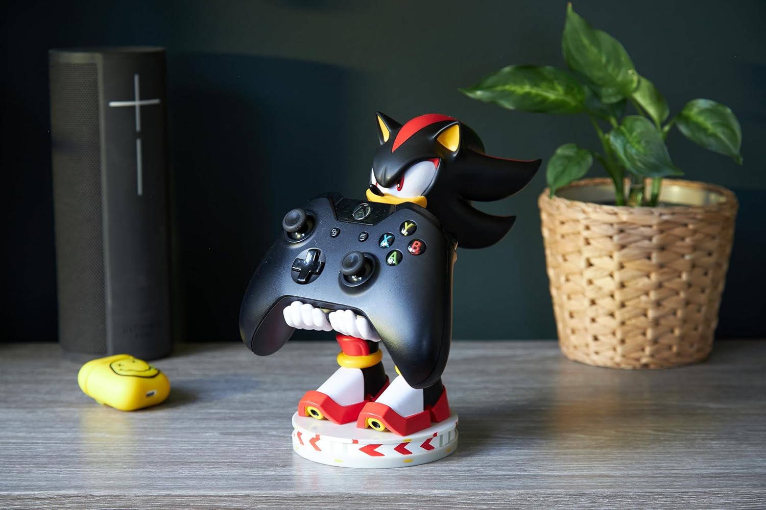 SEGA: Shadow the Hedgehog - Gaming Controller & Phone Holder for PlayStation, Xbox, Switch 5