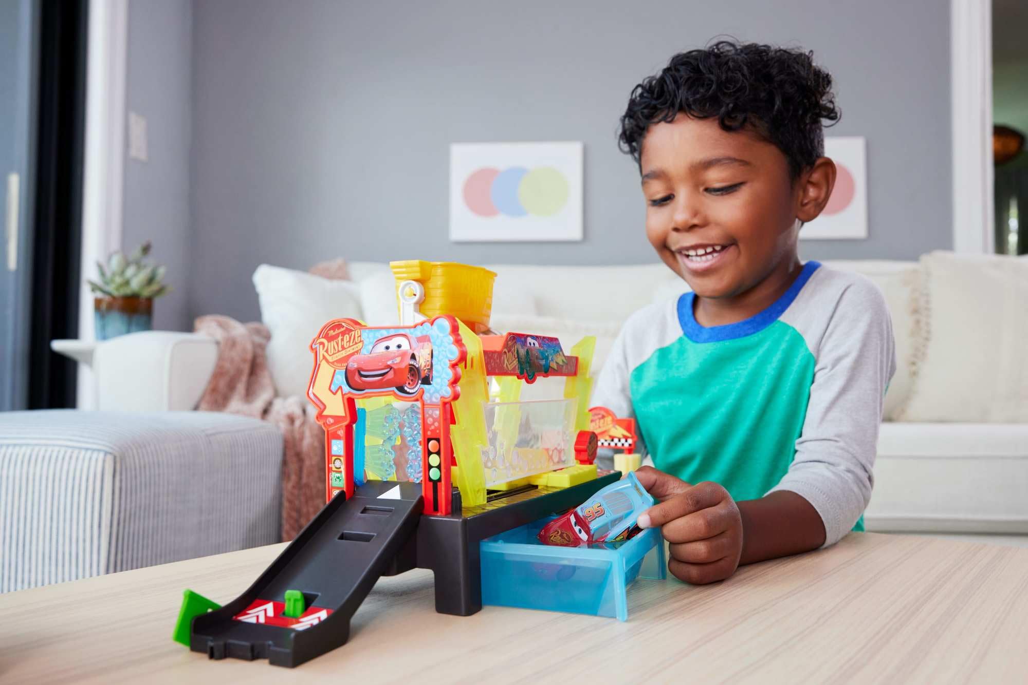 Disney and Pixar Cars Color Changers Race Ready Car Wash Playset - Interactive Vehicle Toy for Kids 4-8 5