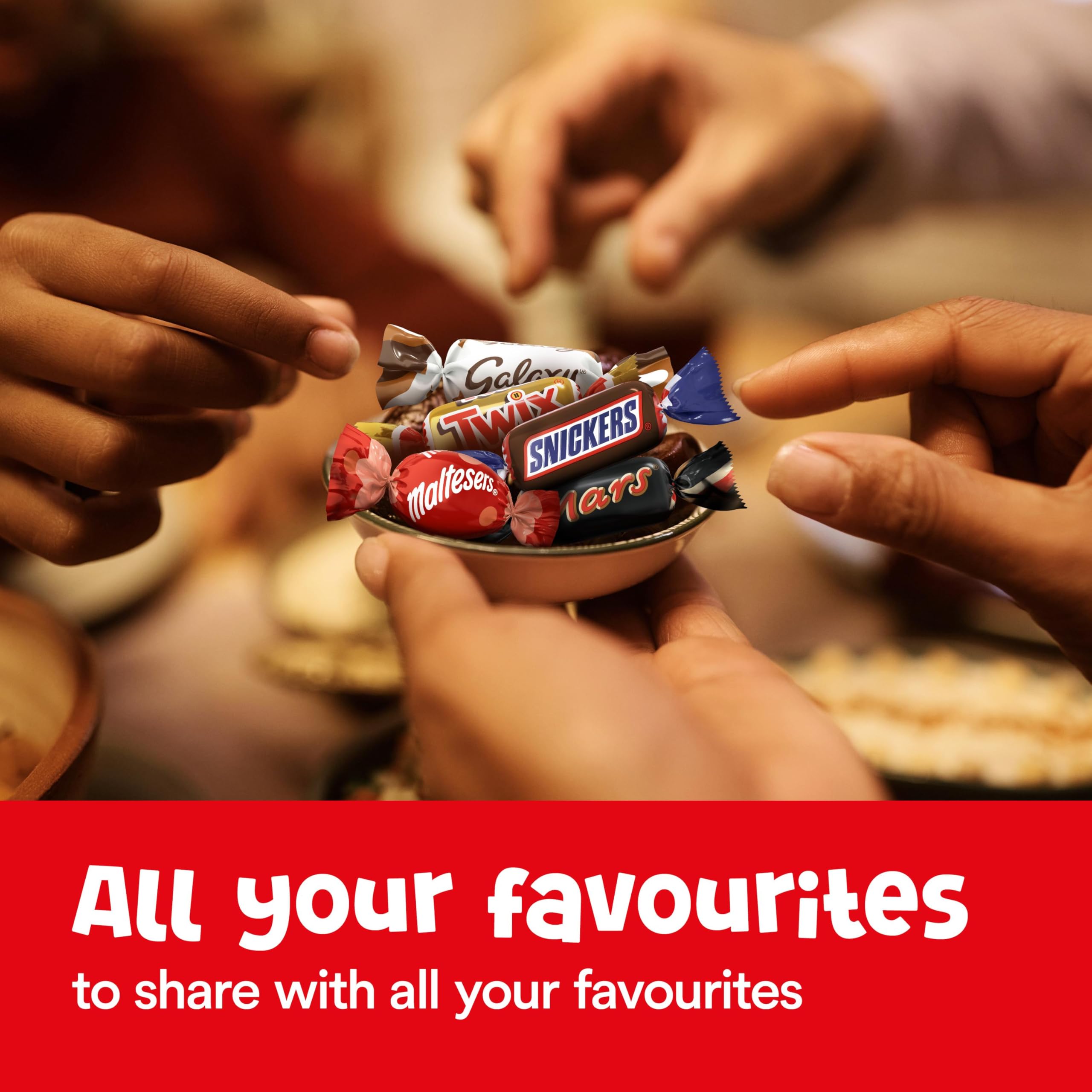 Celebrations Milchschokolade-Geschenkbox mit Mini-Schokoladen und Keksriegeln in einer Tube 3