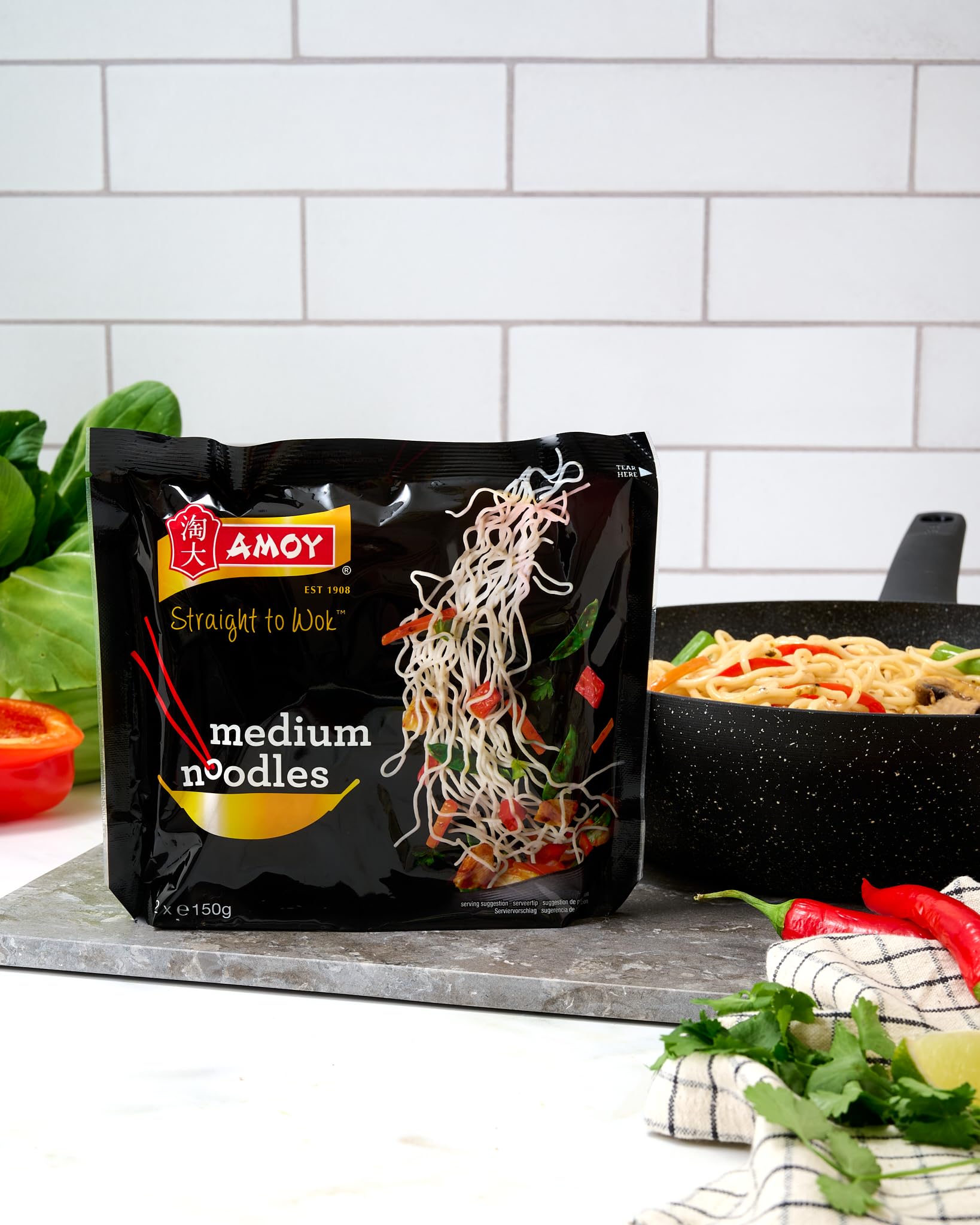 Amoy Straight to Wok Medium Noodles, 2 x 150g 3