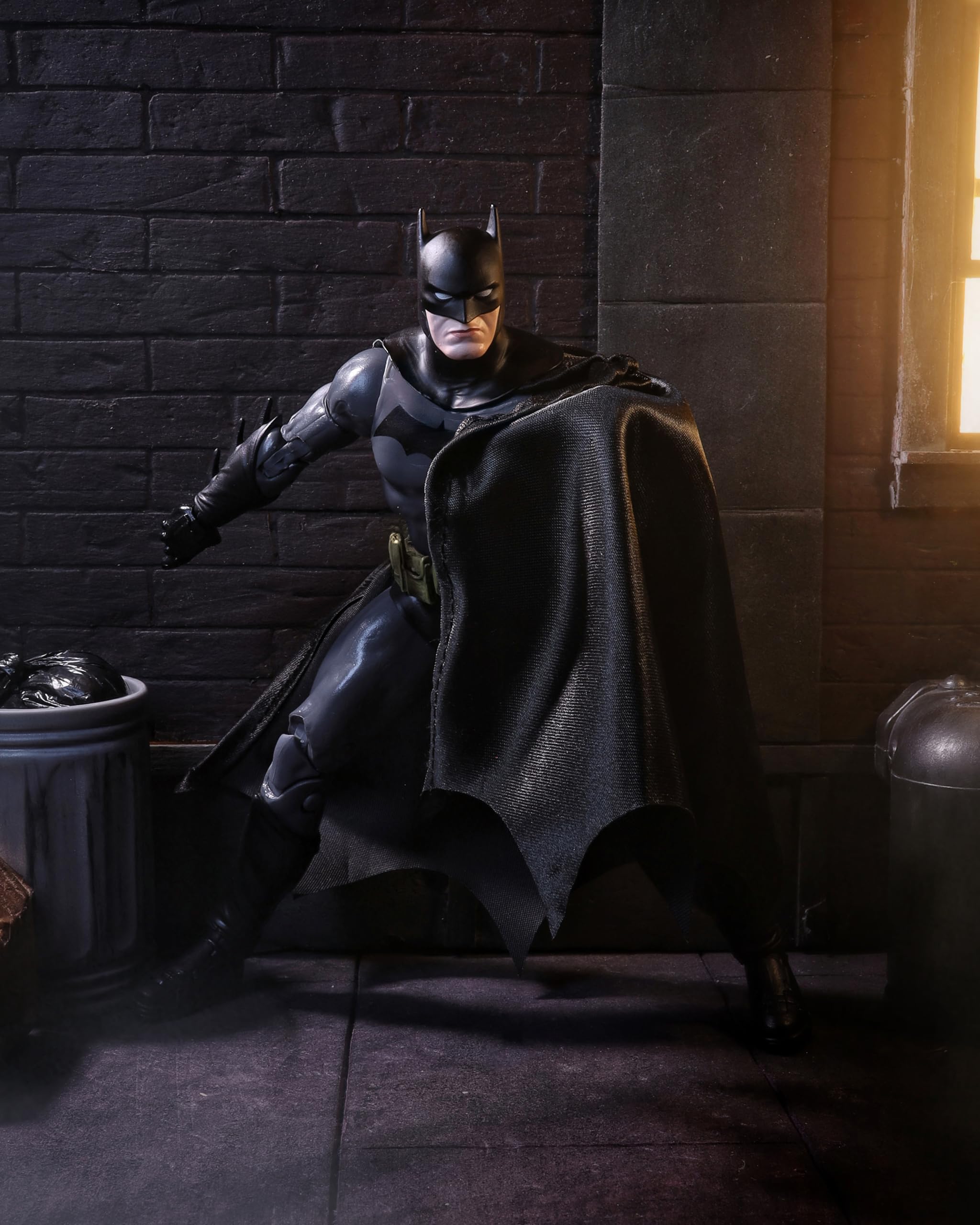 McFarlane DC Multiverse Batman (Batman: Year One Part 4) Gold Label 7in Action Figure 6