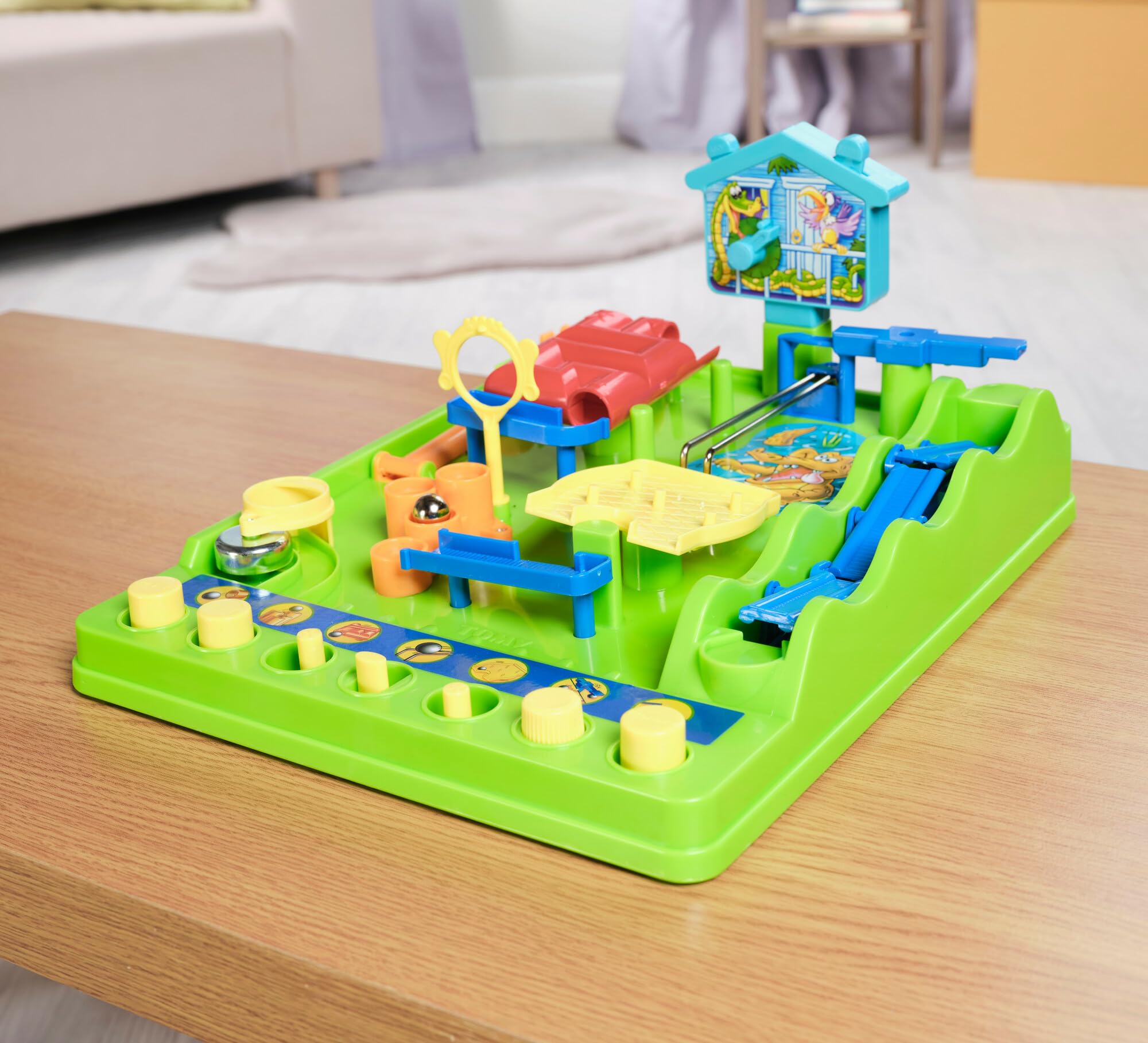TOMY Screwball Scramble Classic Action Board Game 17