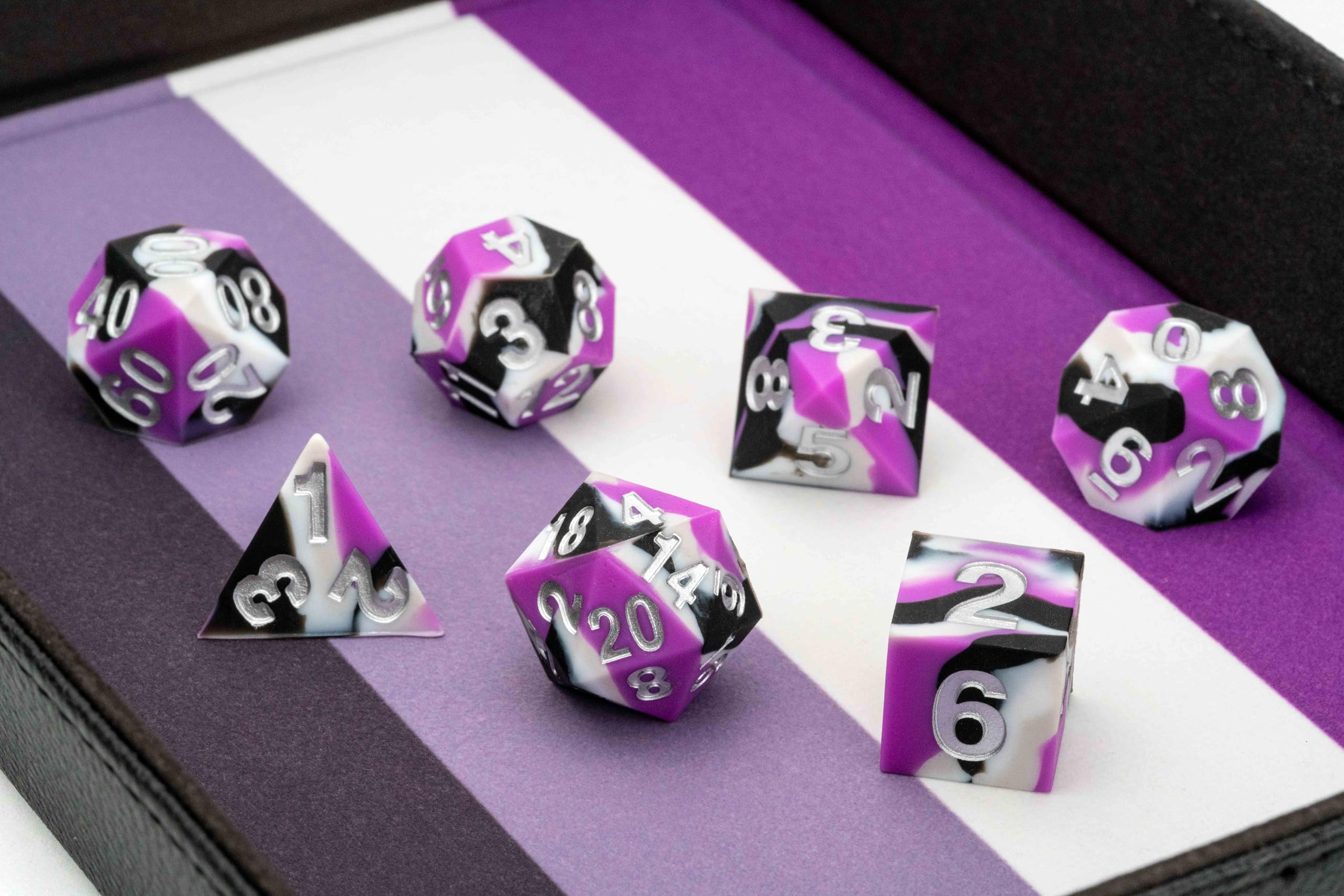 Metallic Dice Games FanRoll Pride Sharp Edge Silicone Rubber Dice Set 16mm 4
