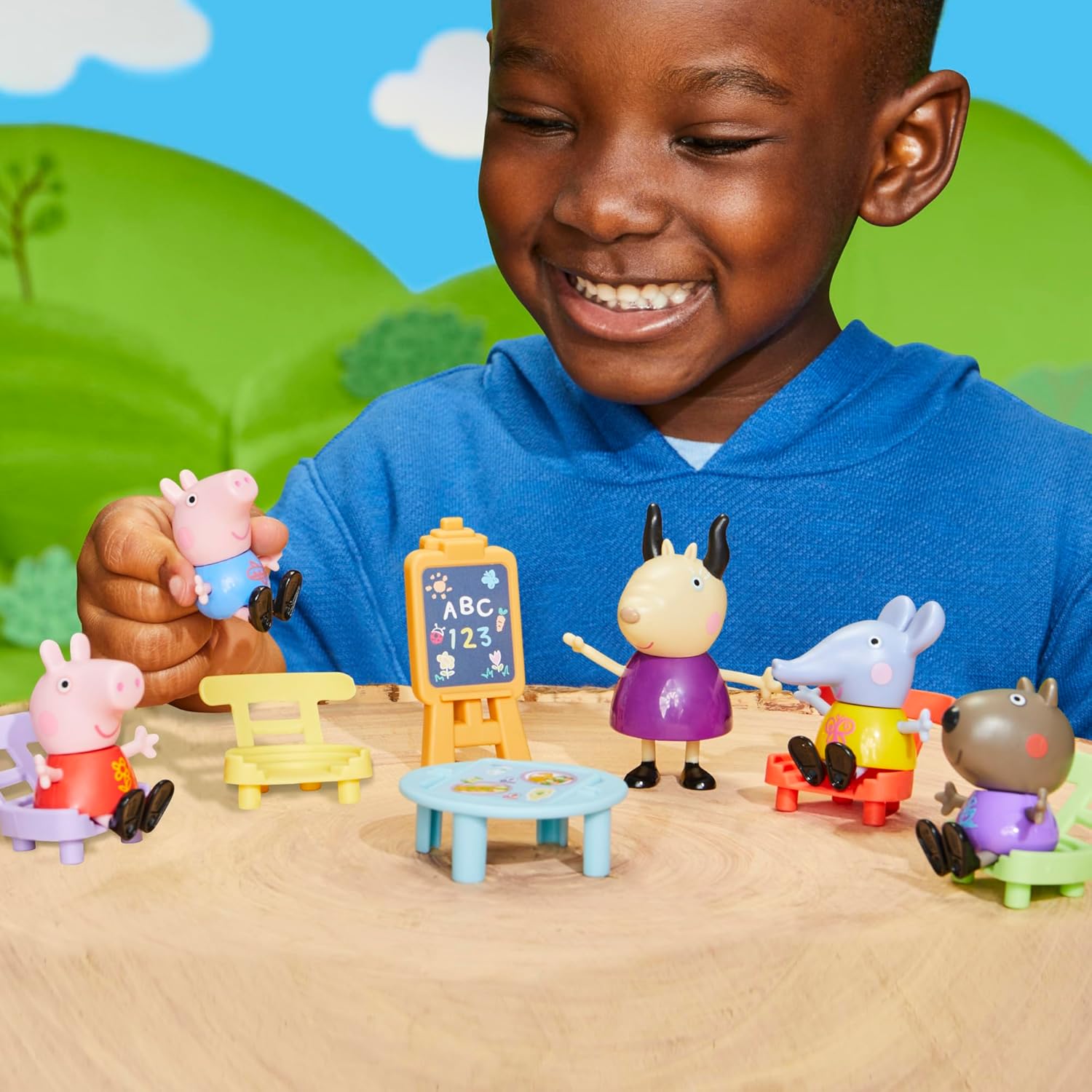 Peppa Pig Playgroup - 5 Figure Playset with Classroom Accessories for Ages 3+ 8