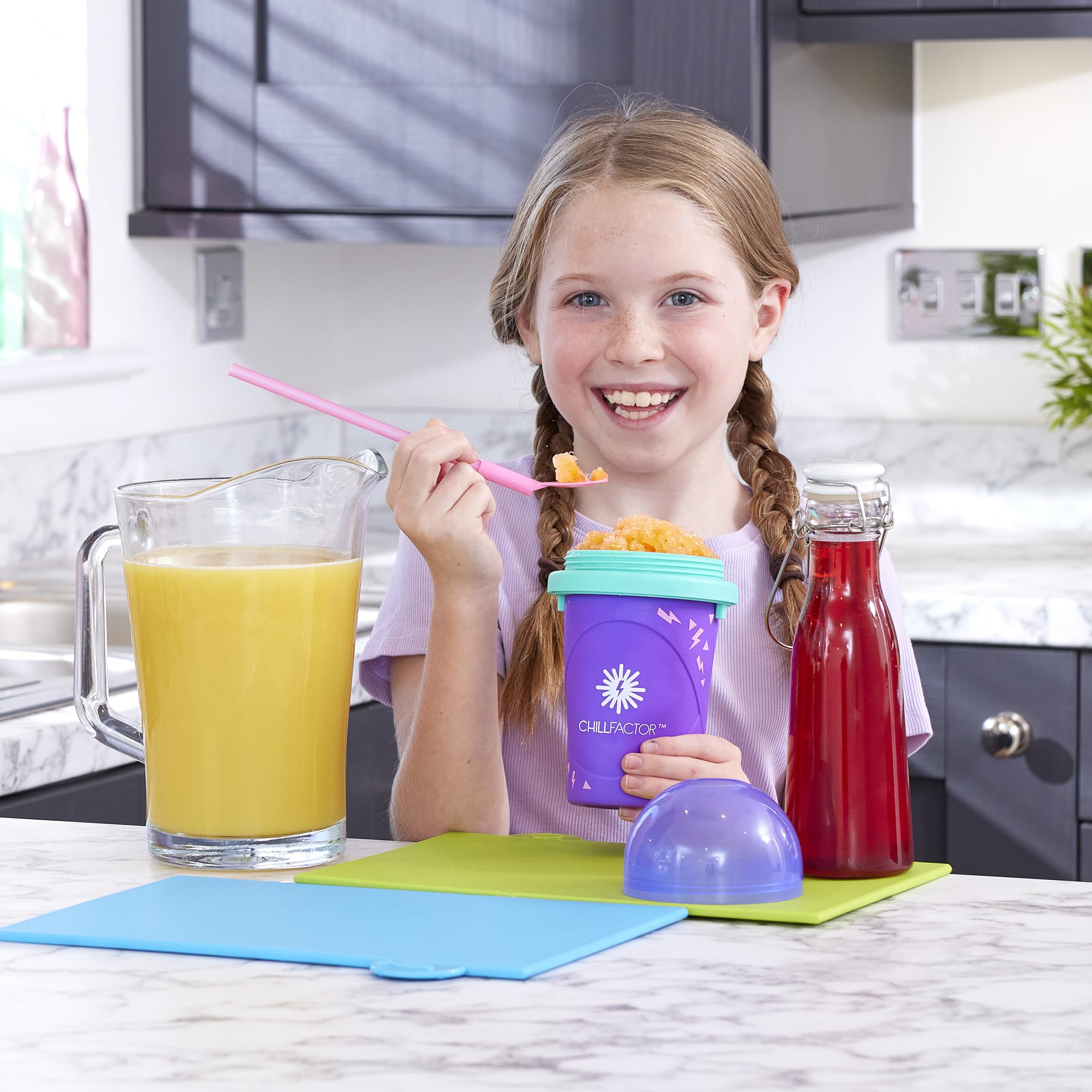Chill Factor Colour Shock Slushy Maker - Reusable Power Purple with Rapid Freeze Technology 3