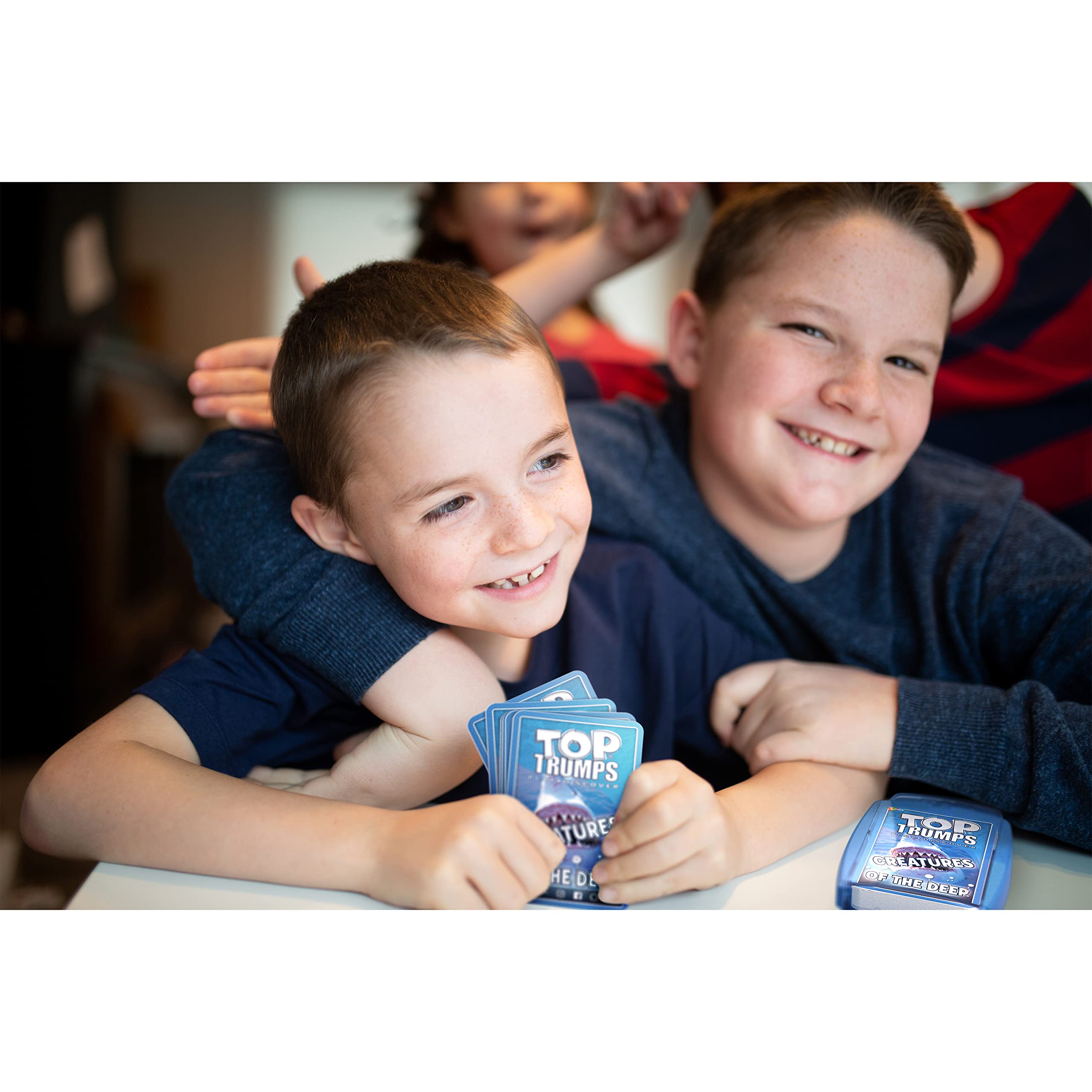 Top Trumps Criaturas del juego de cartas profundo 4