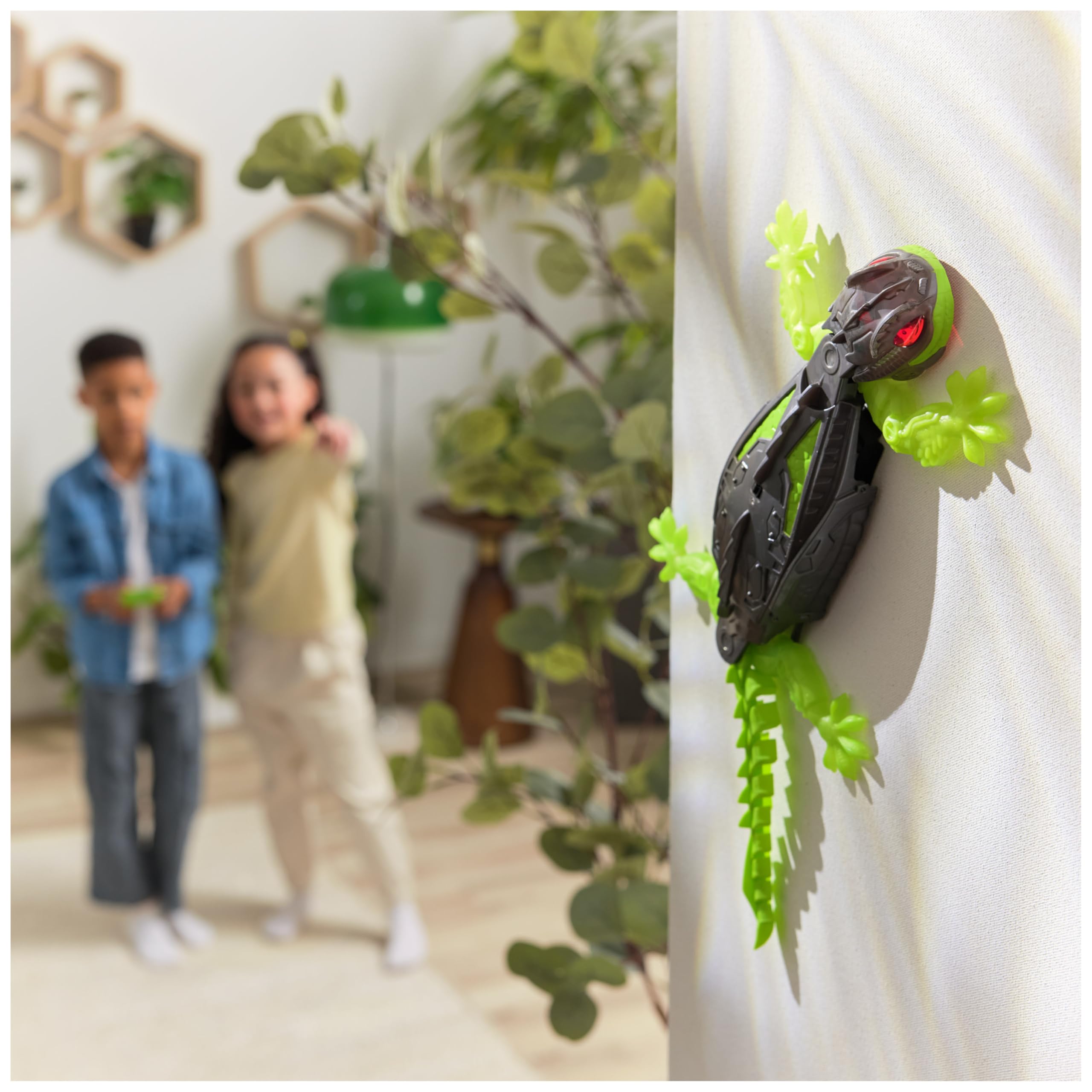 HEX BOTS Wall Crawler Gecko - Remote Control Climbing Robot Toy for Kids 4+ 4