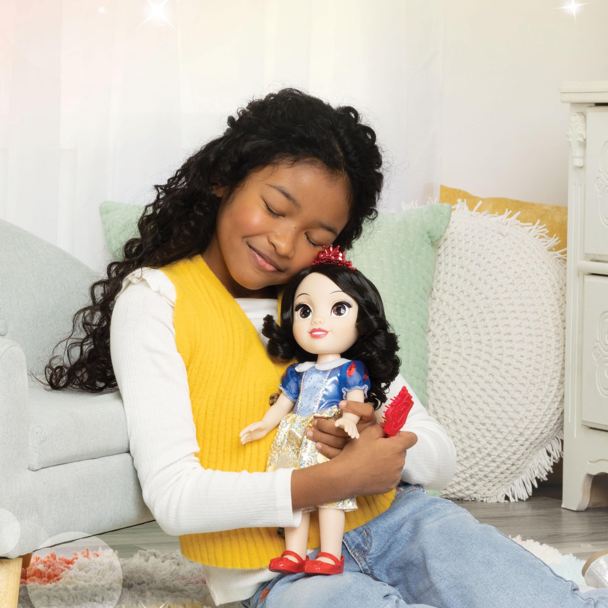 Disney Princess Snow White Fashion Doll - 14"/35cm Tall, Platinum Holofoil Dress | Ages 3+ 4