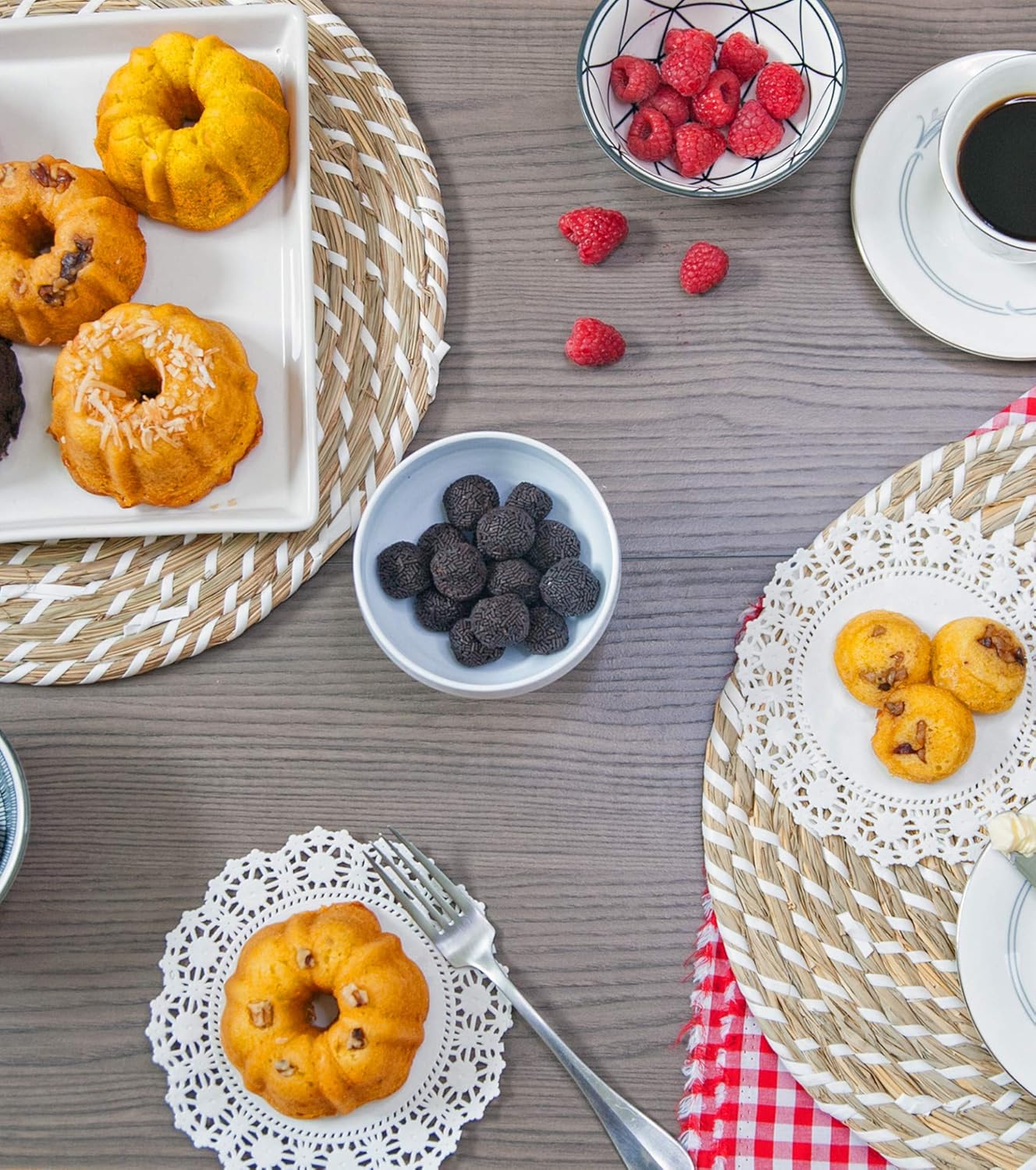 Tortuga Golden Original Rum Cake with Walnuts, 454g 7