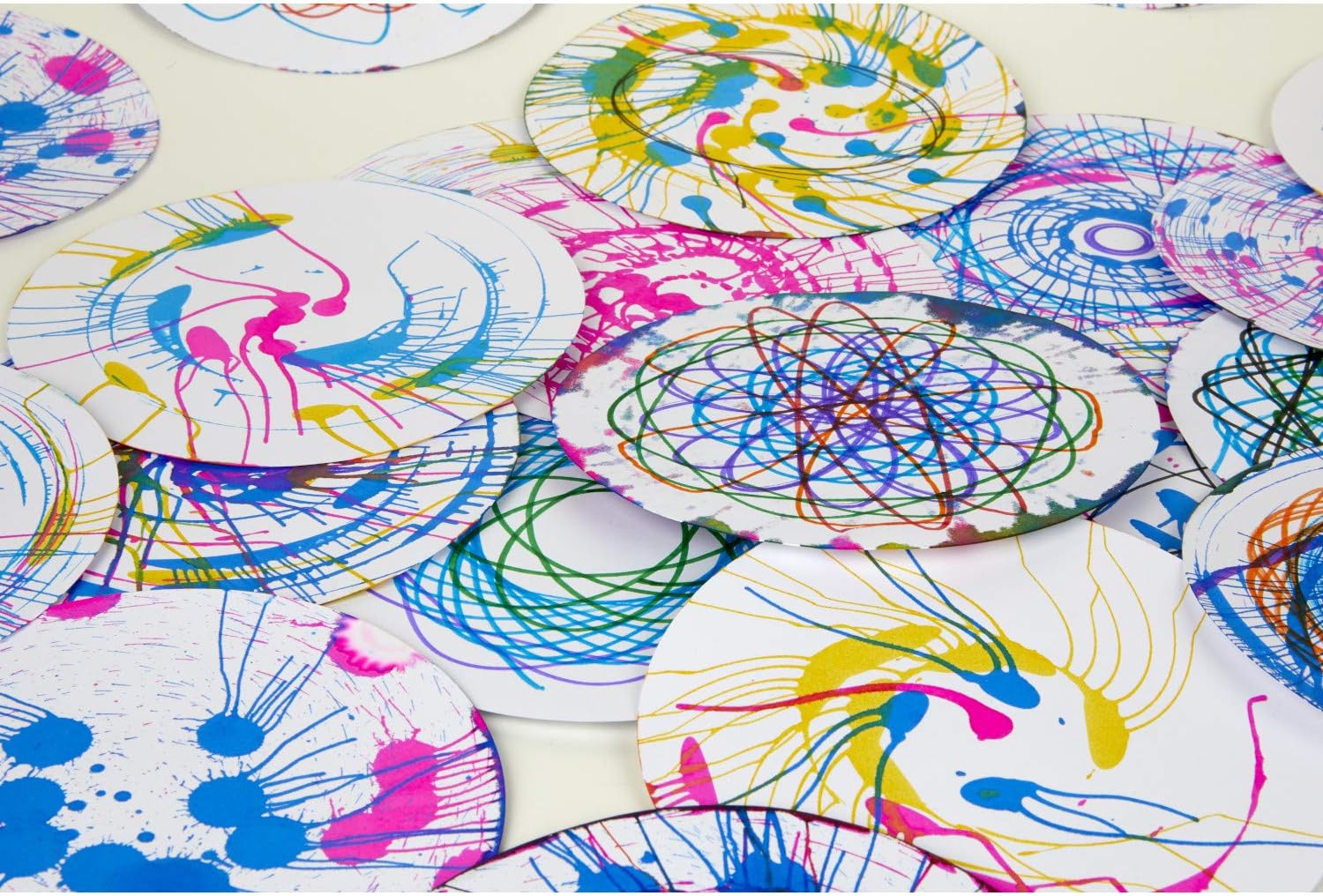 Crayola Spin and Spiral Art Station - 2-in-1 Creative Craft Kit for Kids Ages 6+ 7