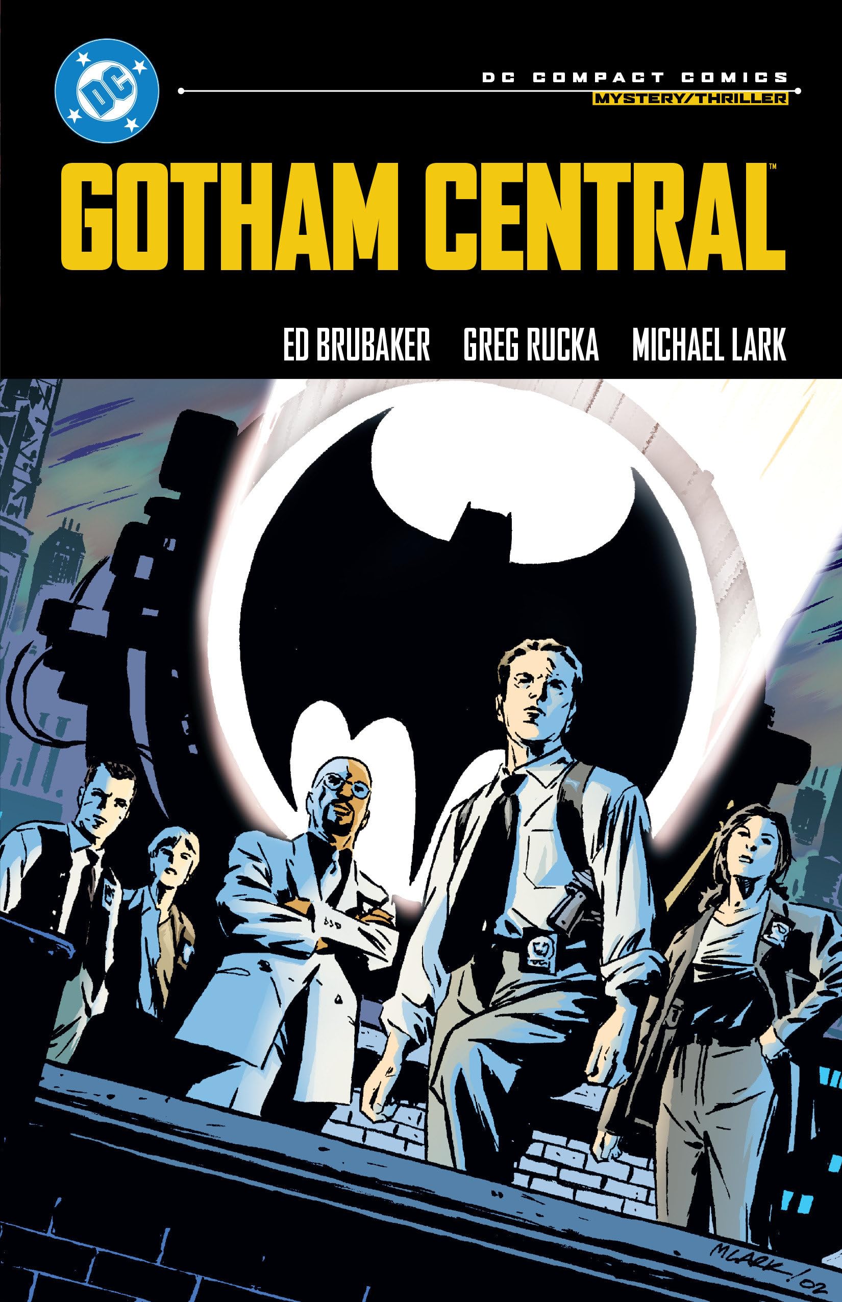 DC Comics Gotham Central: DC Compact Comics Edition Paperback | Ed Brubaker