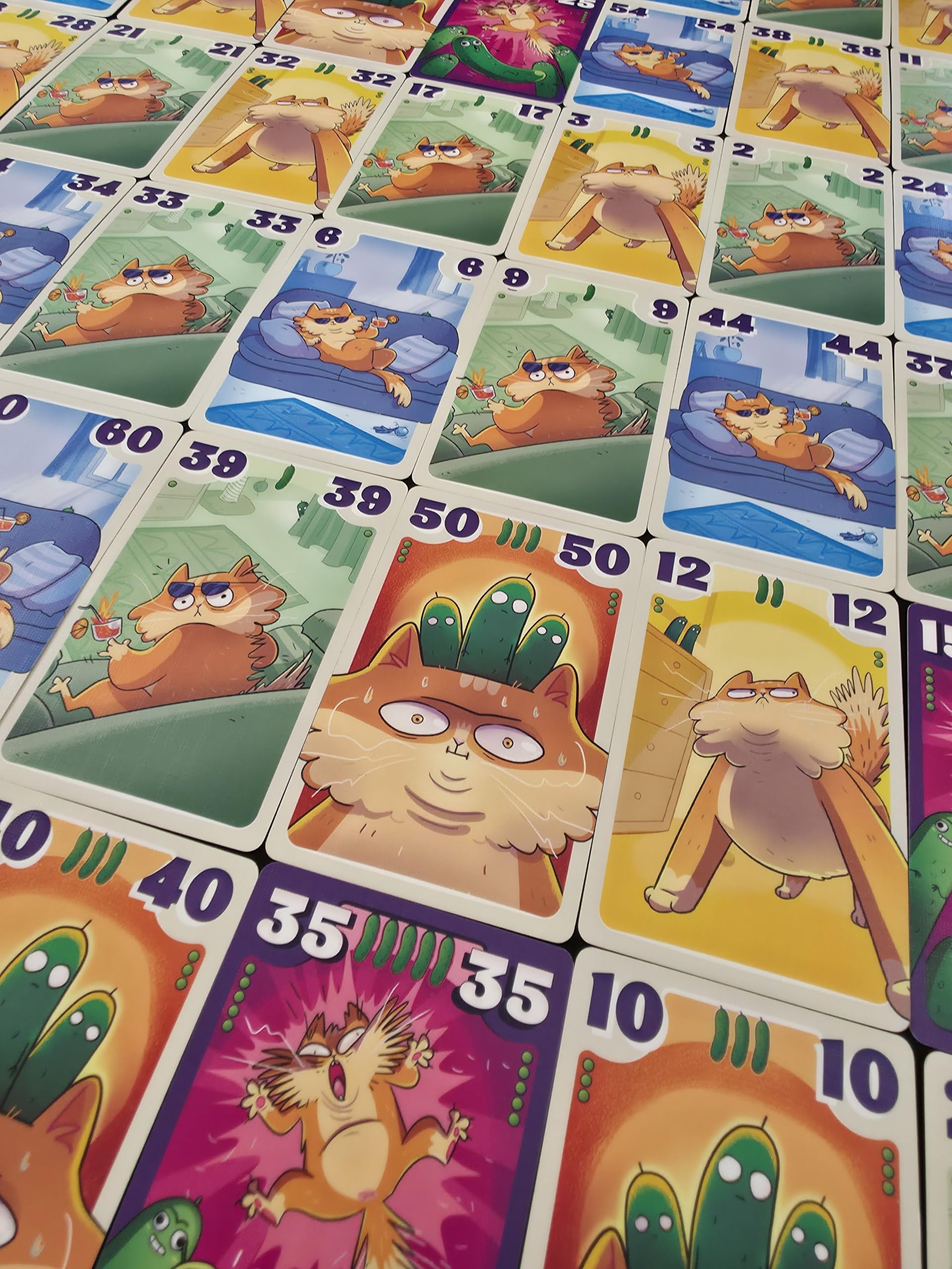 dV Giochi Cucumber Catastrophe - Quick Trick-Taking Card Game | 3-6 Players | Ages 8+