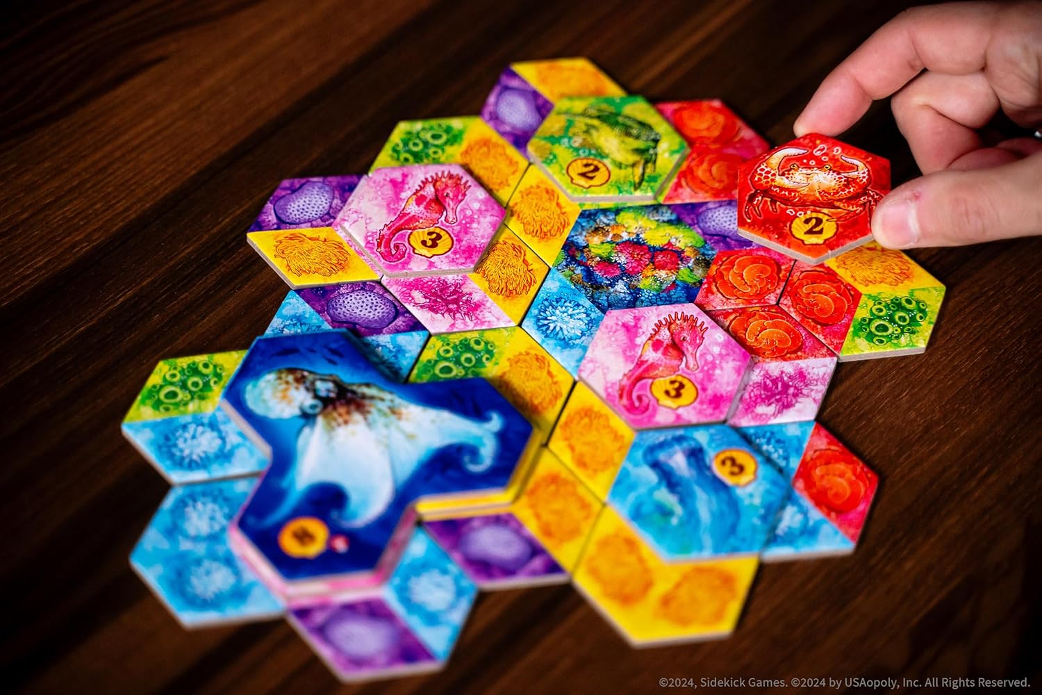 USAopoly Aqua Brettspiel | Strategiespiel mit Kunst von Vincent Dutrait 3