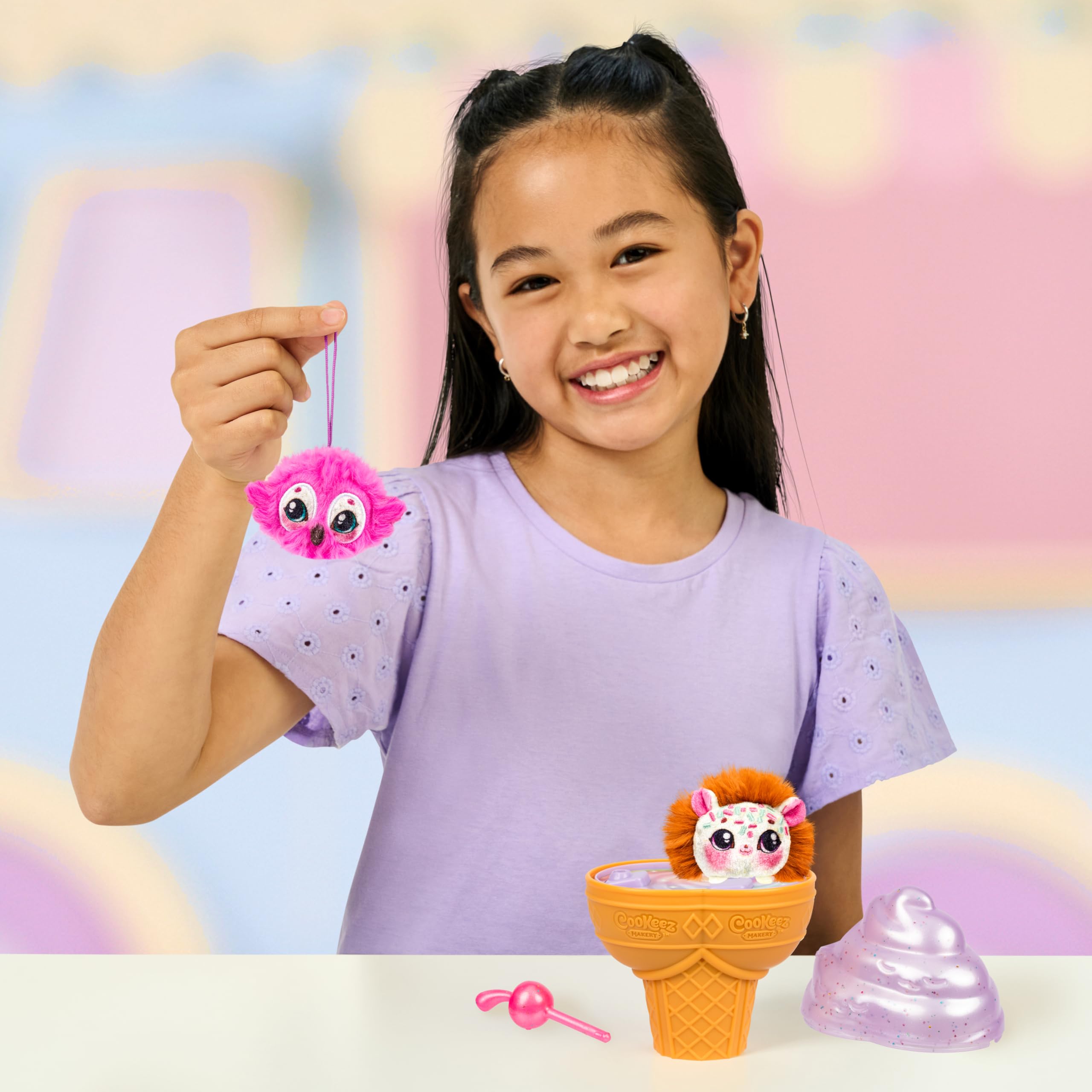 Cookeez Makery Yum Yumz Twin Pack - 2 Scented Surprise Plush Pets in Ice Cream Cone Playset 6