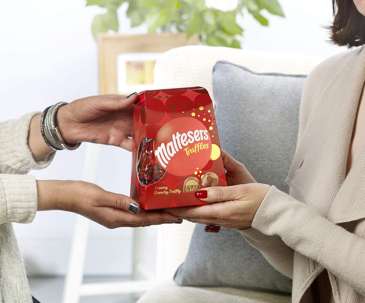Maltesers Truffles Milk Chocolate Gift Box of Chocolates 200g 10