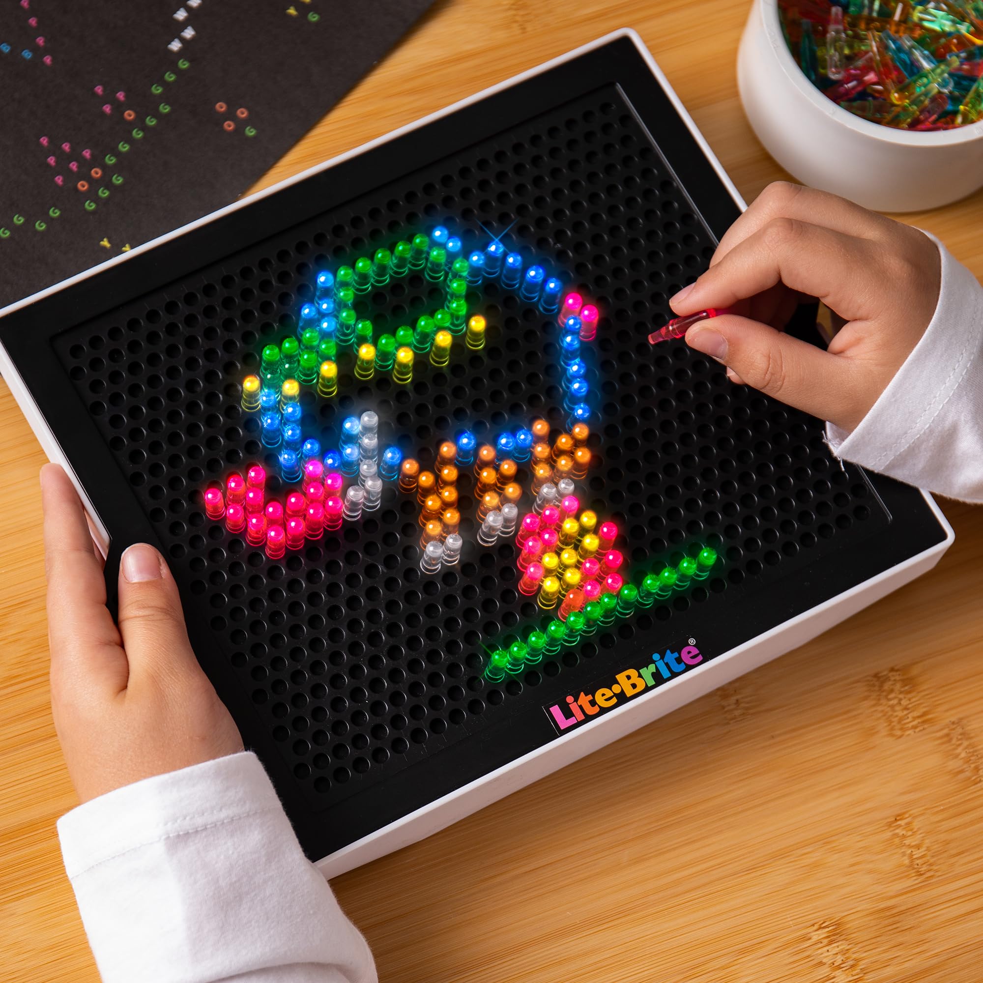 Lite-Brite Ultimate Classic Set - Light-Up Pegboard Art for Kids 4+ 9
