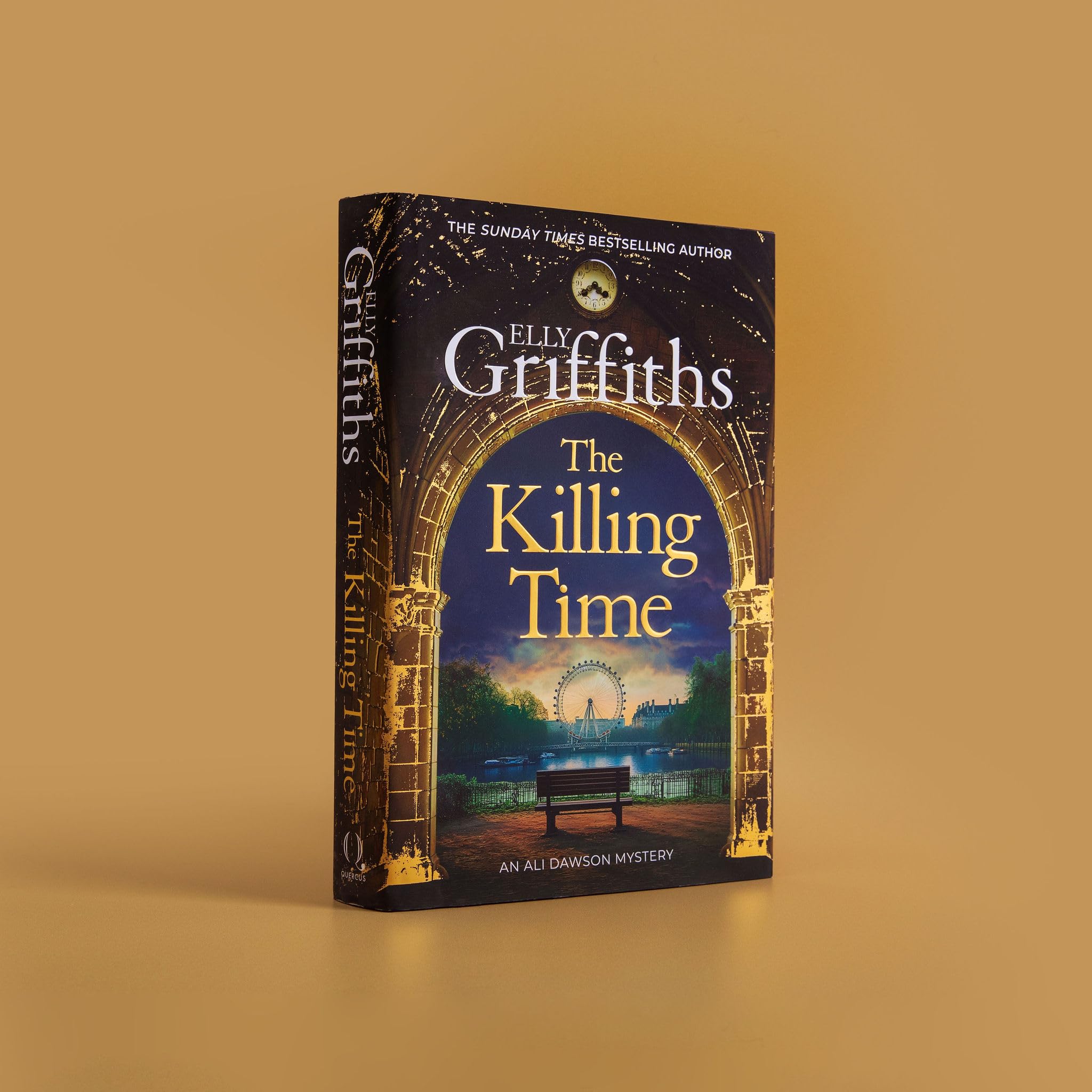 Griffiths, Elly - The Killing Time: The Bestselling New Ali Dawson Mystery | Hardcover