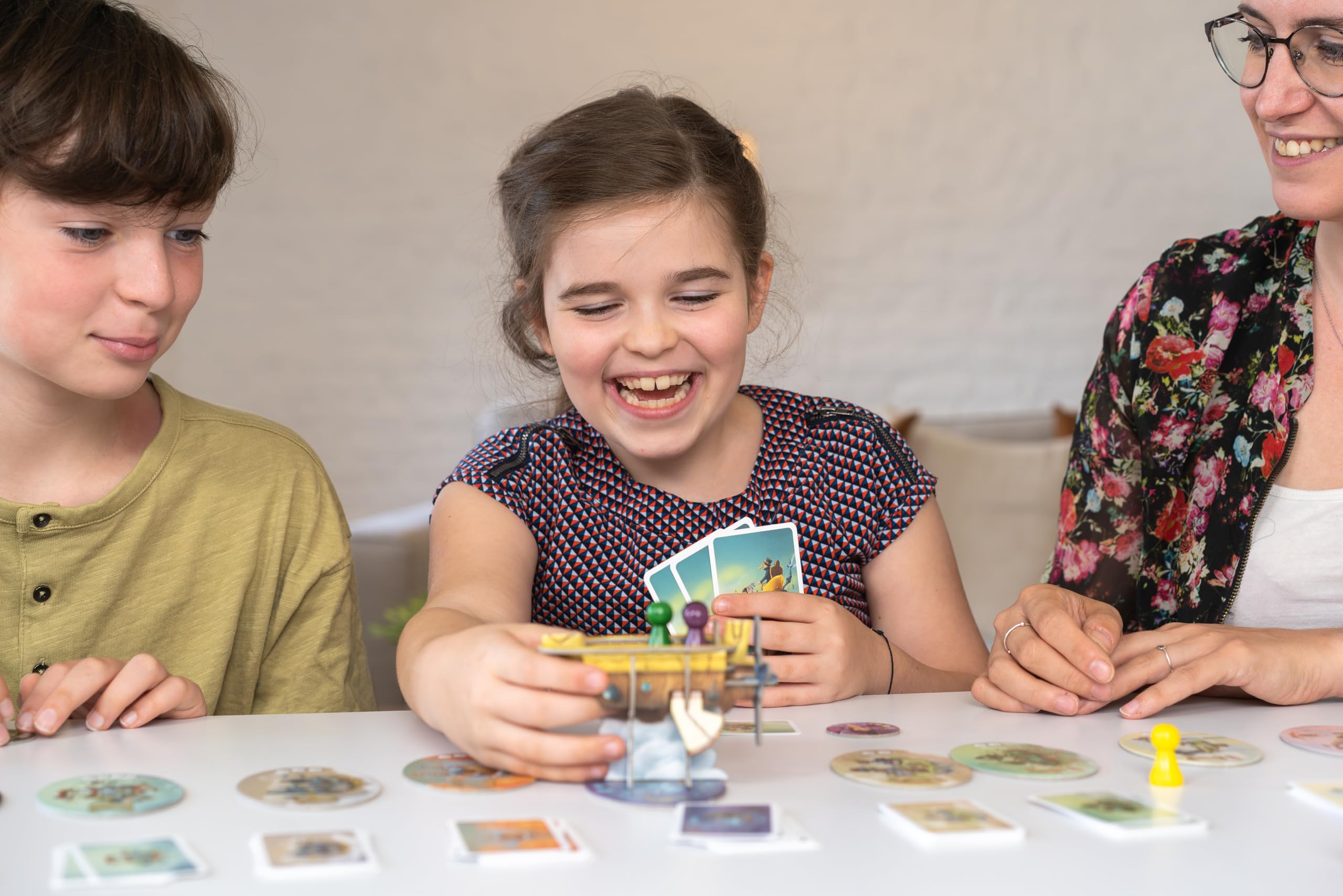 Blackrock Editions Celestia Card Game for 2-6 Players, Ages 8+, 30-Minute Play Time (French Version) 5