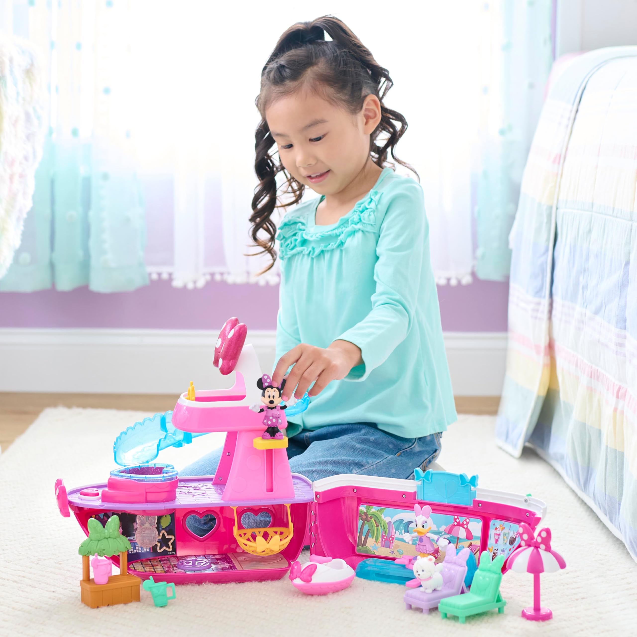 Just Play Disney Junior Minnie Mouse Bowdazzling Yacht Playset | 14 Pieces | Ages 3-8