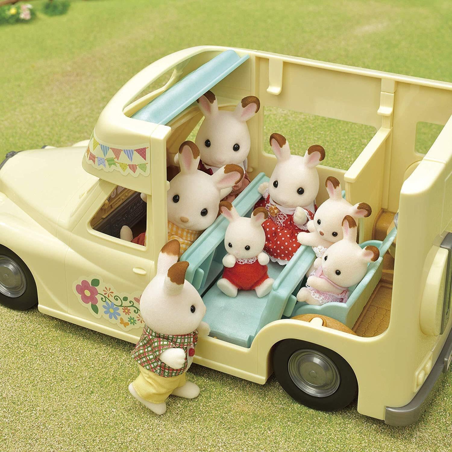 Sylvanian Families Family Campervan Playset - Seats 7 with Camping Accessories 3