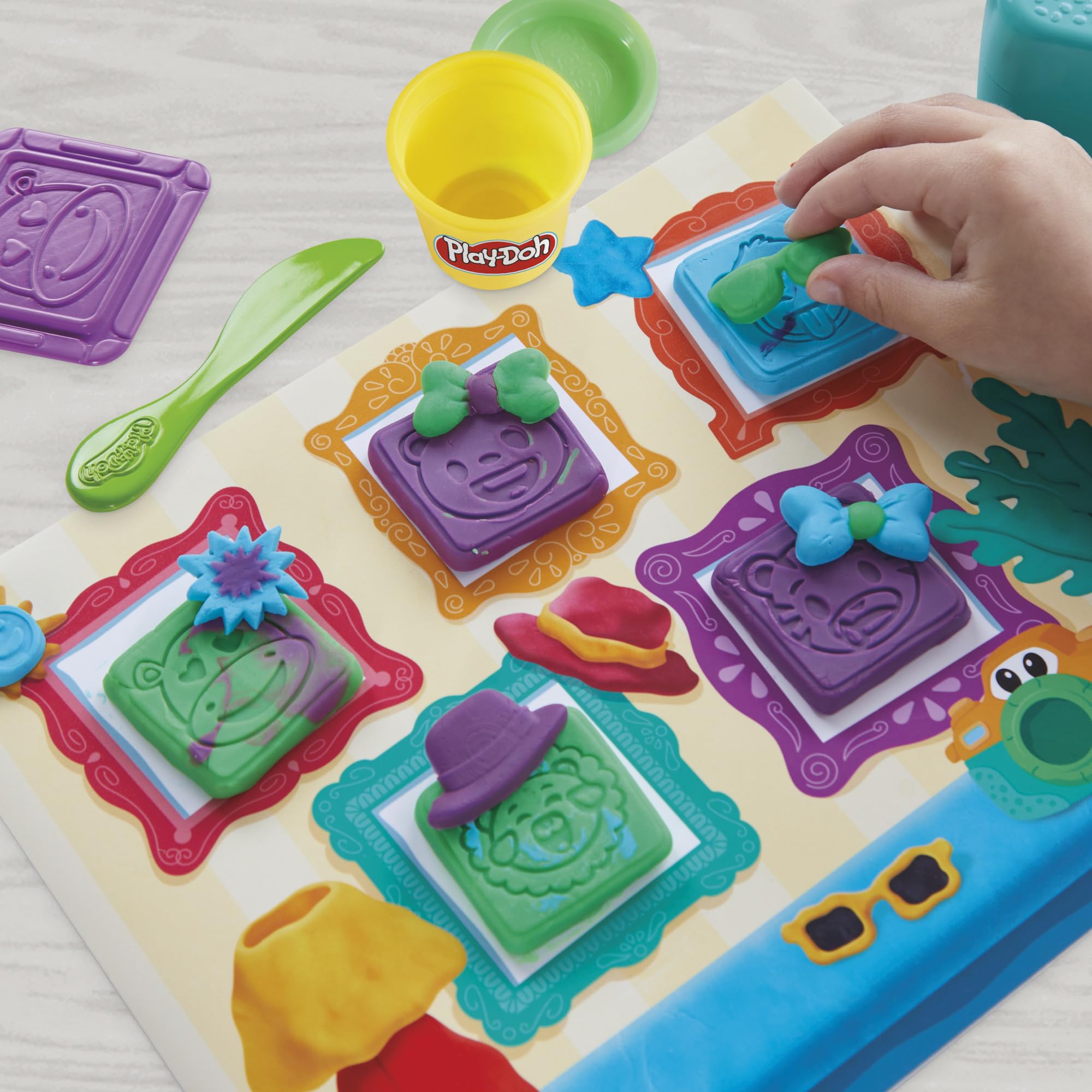 Play-Doh Photo Fun Toy Camera Starter Set - Squeeze & Stamp Animal Faces for Ages 2+ 9