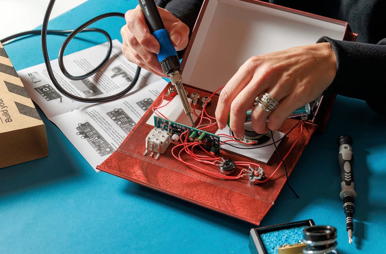 EIGHT Build Your Own Tube Radio Kit - Educational Electronics Project for Ages 14+ 6