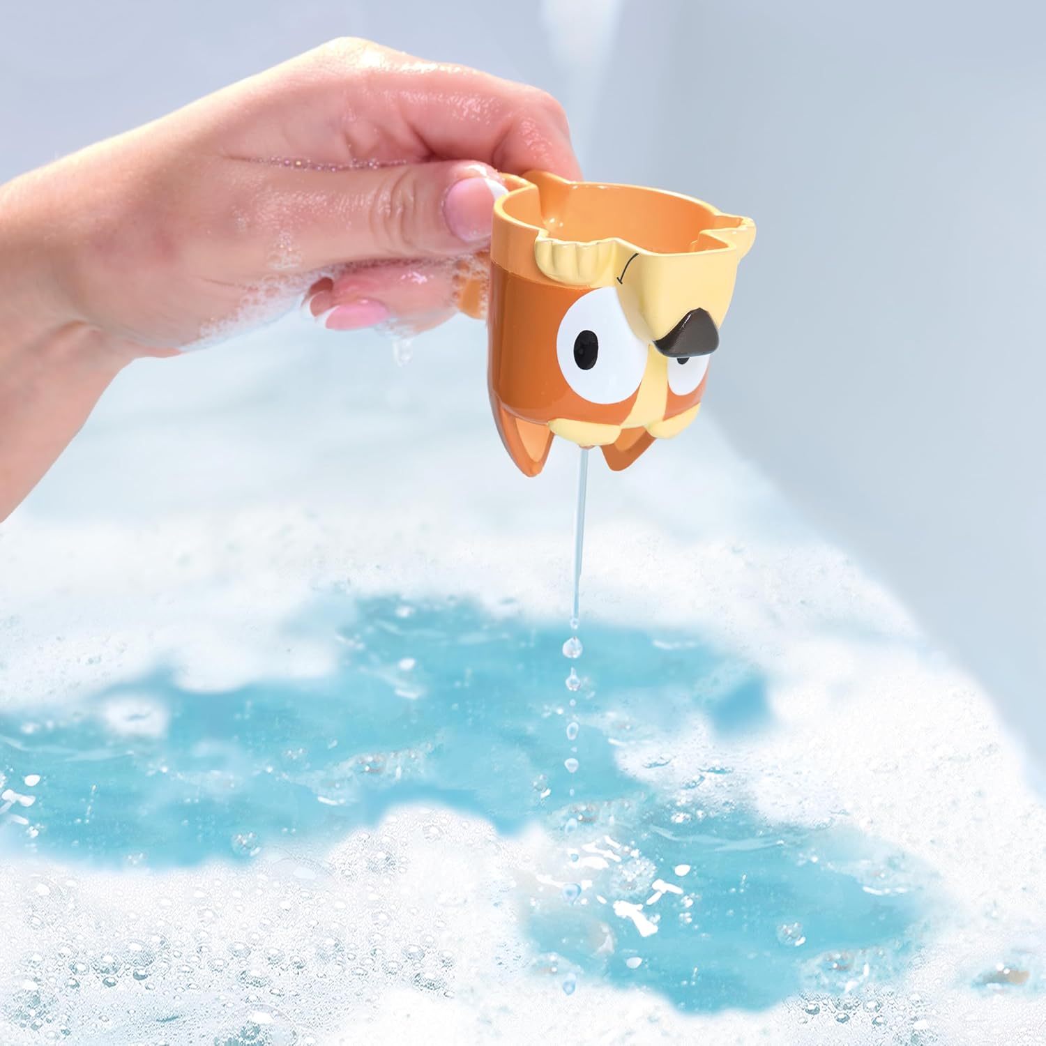 TOMY Toomies Bluey's Family Pourers - Nesting, Stacking & Pouring Bath Cups for Toddlers 18M+ 6