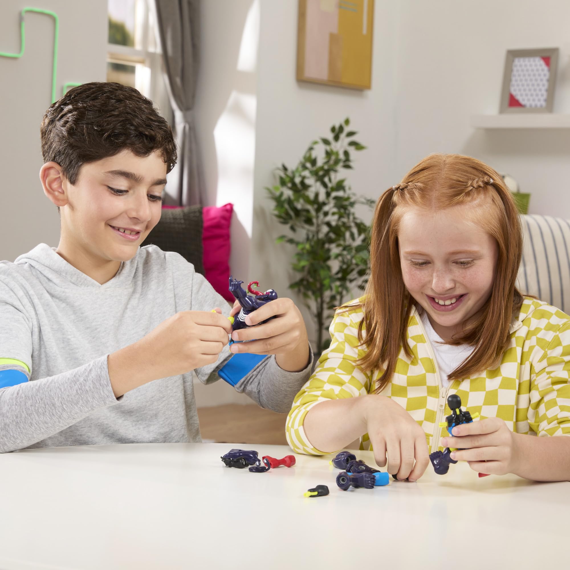 MixMashers Marvel Venom vs. Venomized Spider-Man Action Figure Set - Customizable Super Hero Toys for Kids 9