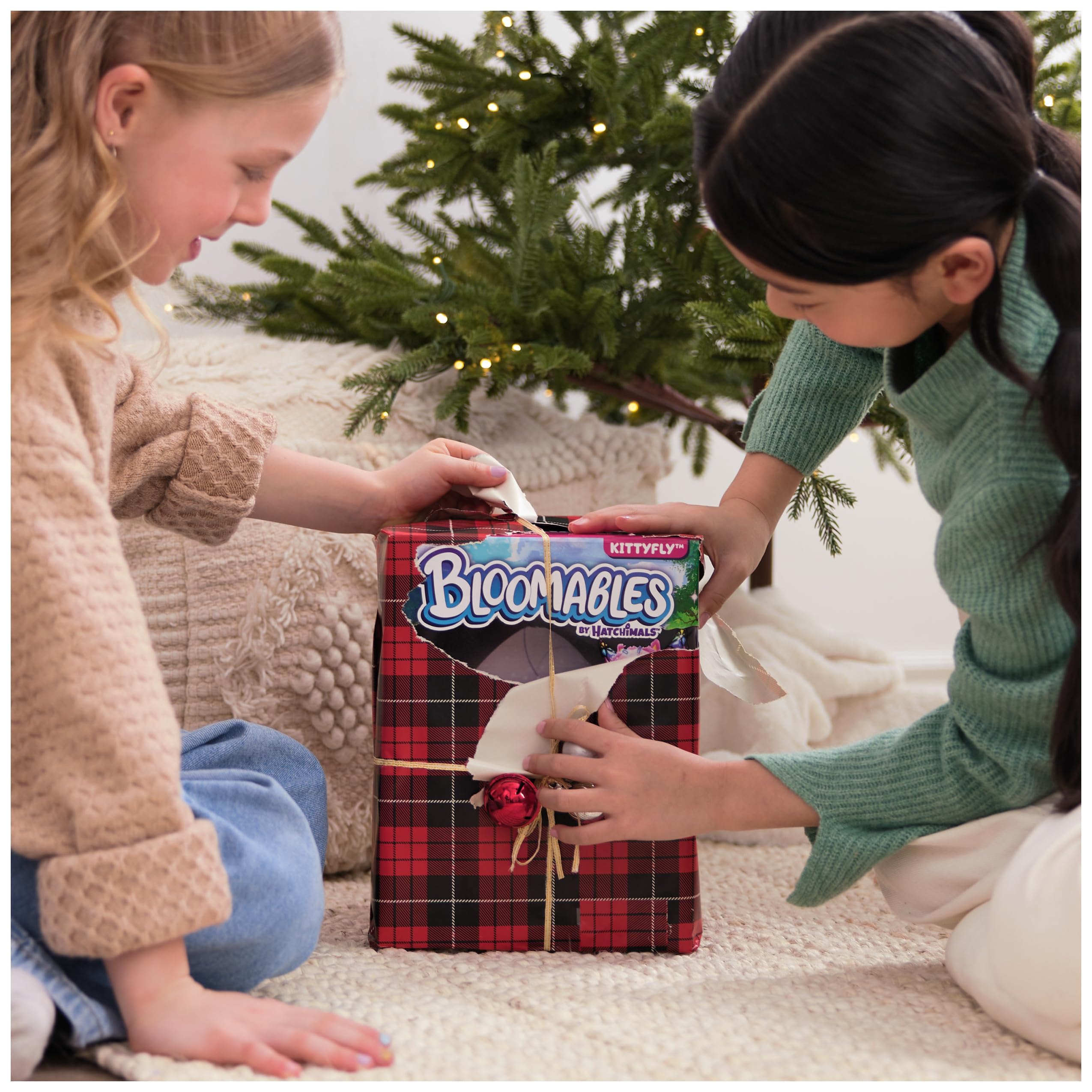 HATCHIMALS Bloomables Kittyfly Surprise Interactive Toy with Flower and Accessories 8