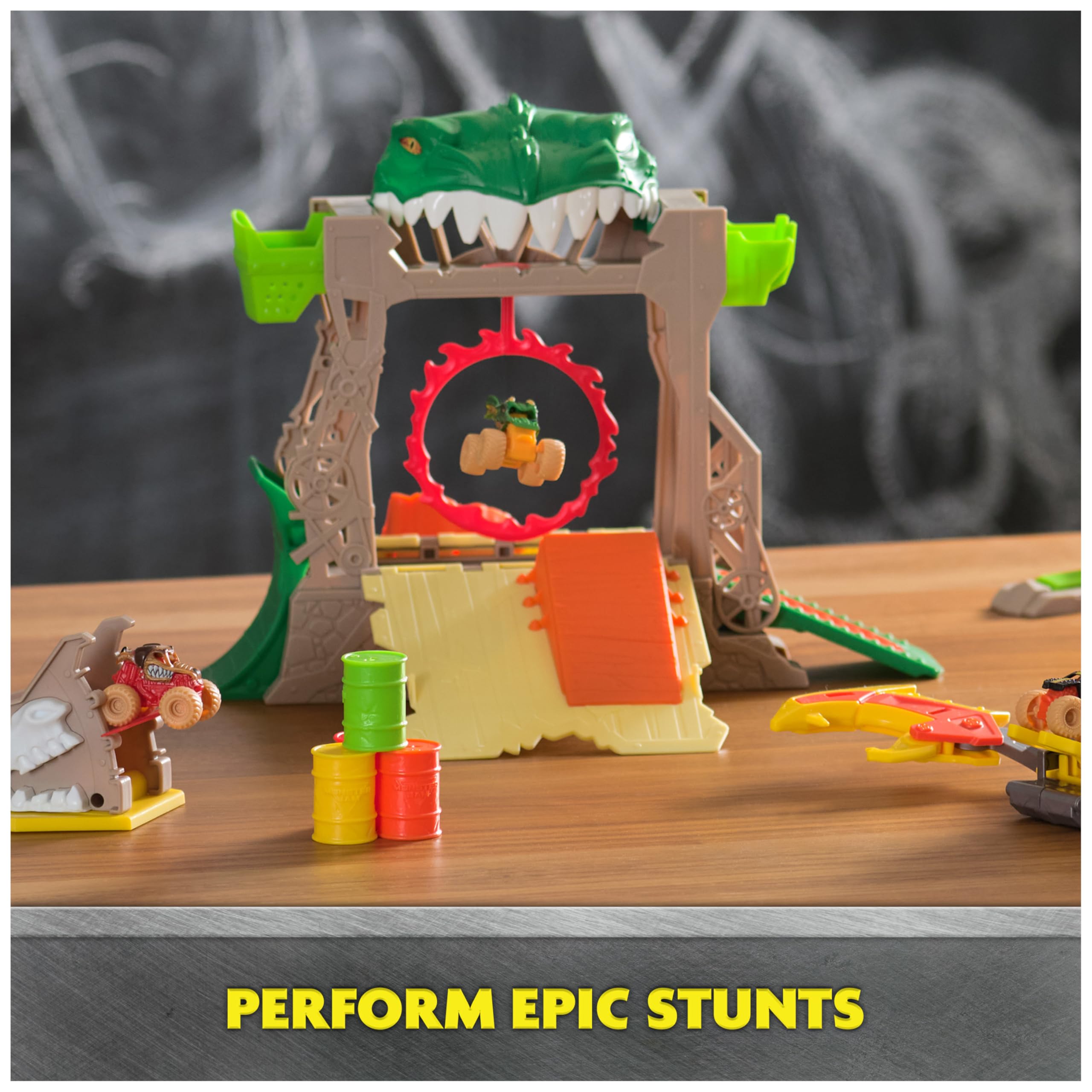 Monster Jam Dragon Dungeon of Doom Playset - Stunt Action with Exclusive Mini Jams Dragon Truck 10