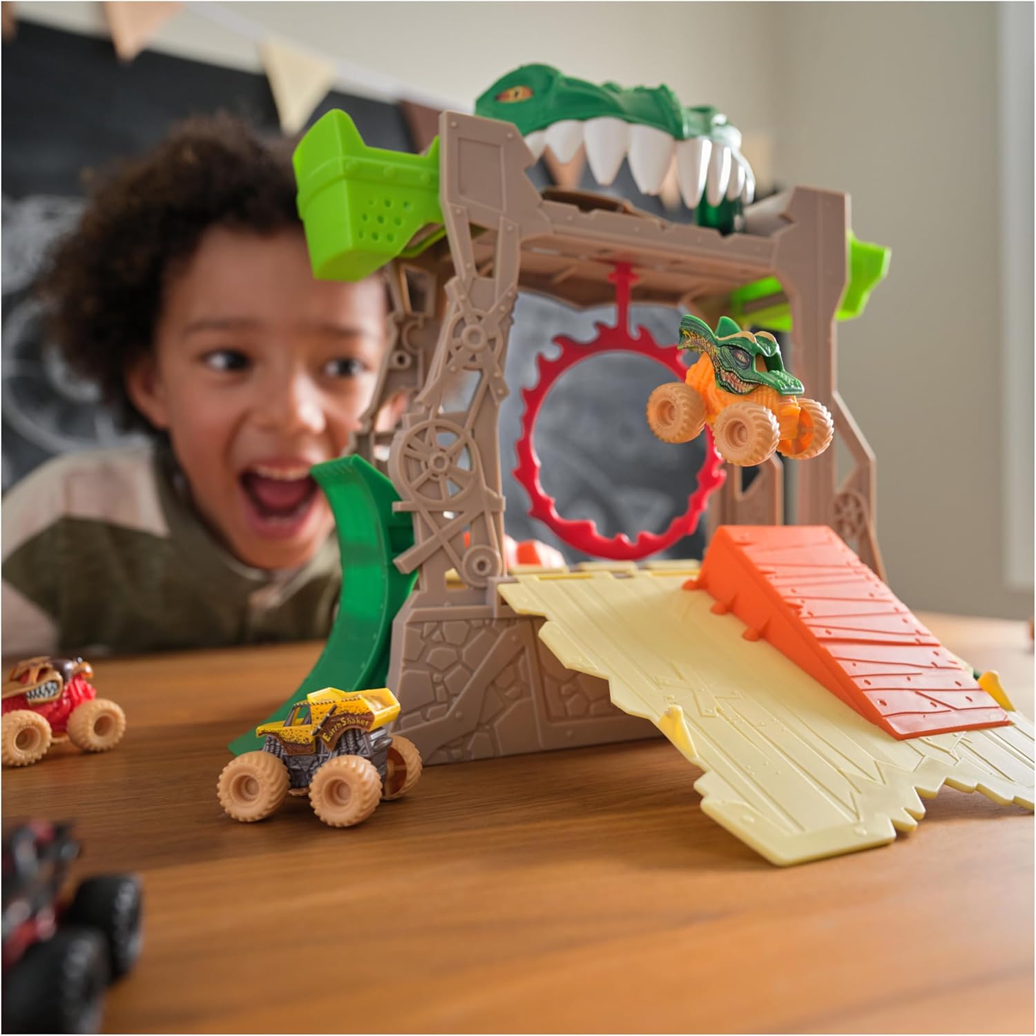 Monster Jam Dragon Dungeon of Doom Playset - Stunt Action with Exclusive Mini Jams Dragon Truck 9