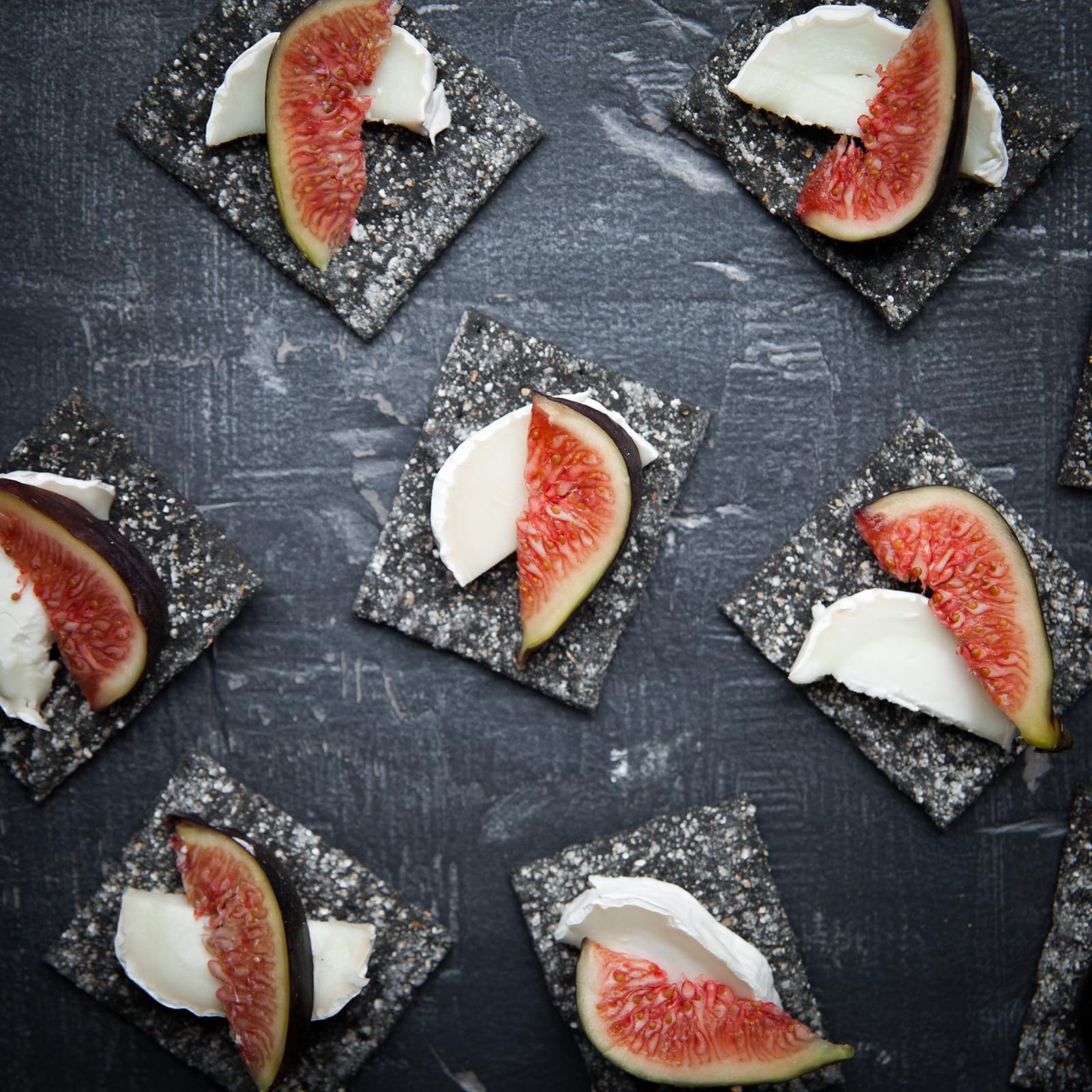 Peter's Yard Sourdough Crackers Selection Tin - Original, Rye & Charcoal, Rosemary & Sea Salt, Pumpkin & Sunflower 4