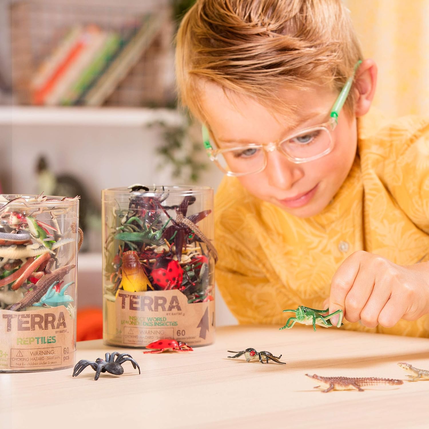 Terra by Battat Reptiles in Tube – 60-Piece Miniature Reptile Animal Toy Set for Kids 3+ 4