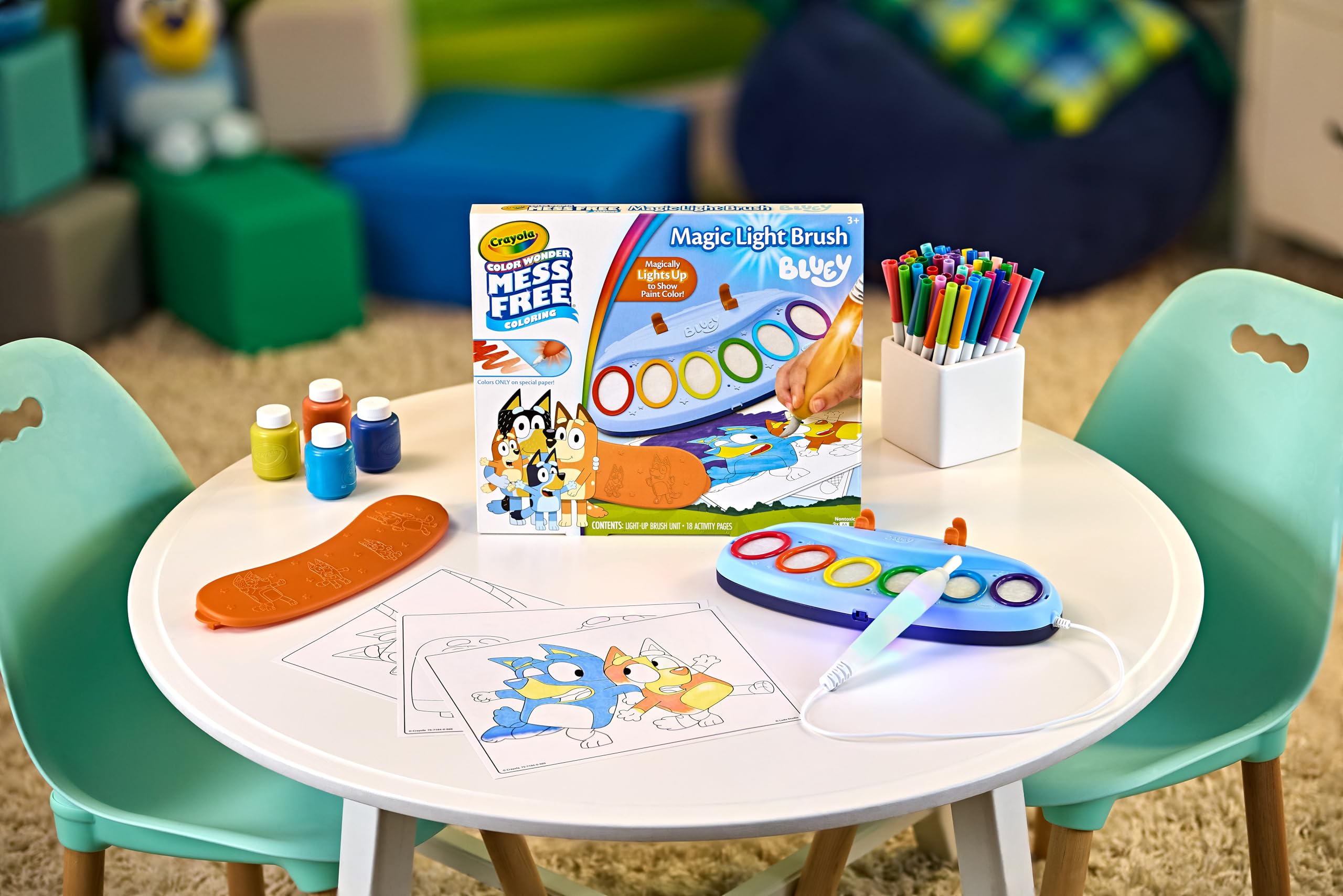 CRAYOLA Bluey Colour Wonder Magic Light Brush Craft Kit - Mess Free Painting for Ages 3+ 5