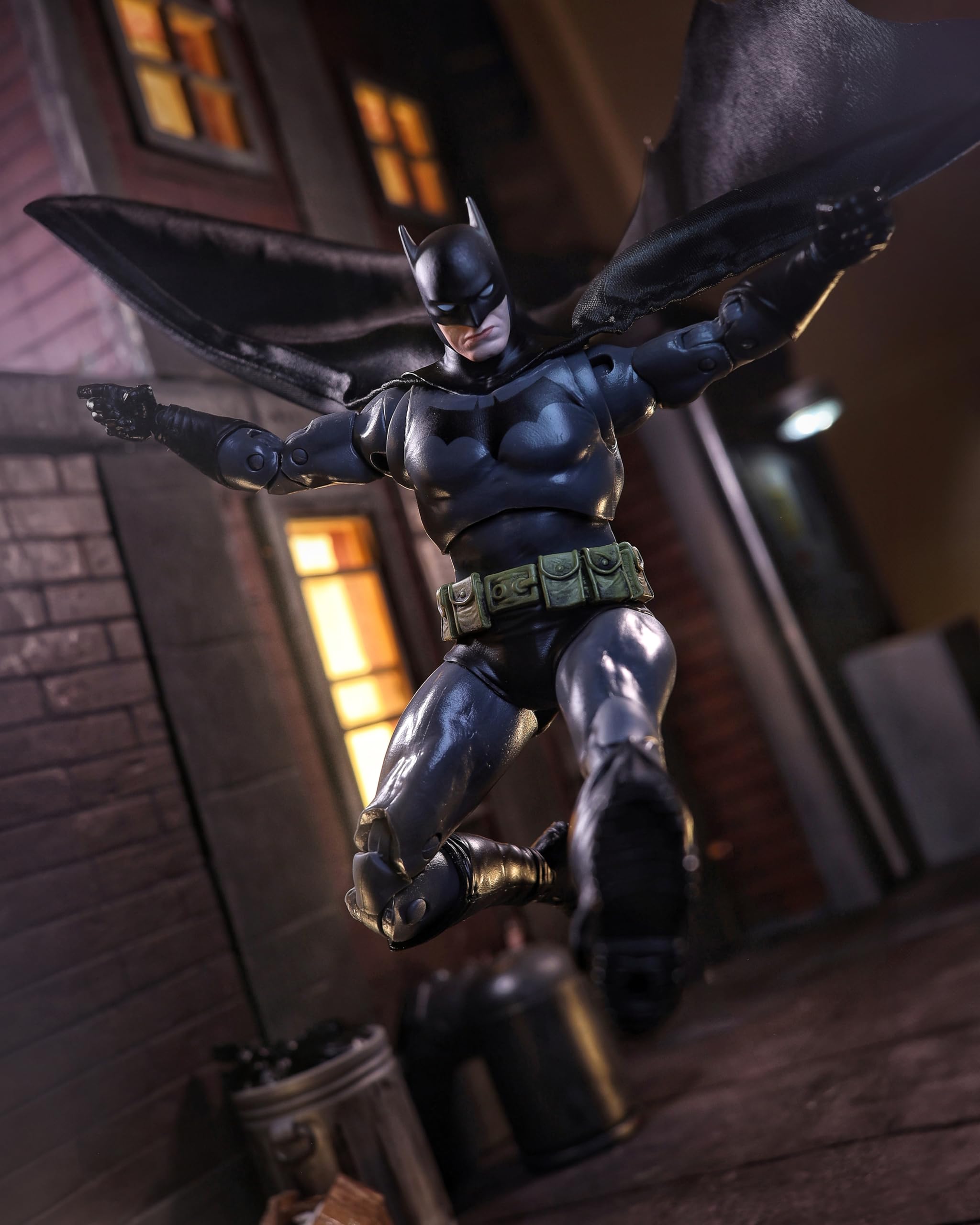 McFarlane DC Multiverse Batman (Batman: Year One Part 4) Gold Label 7in Action Figure 7