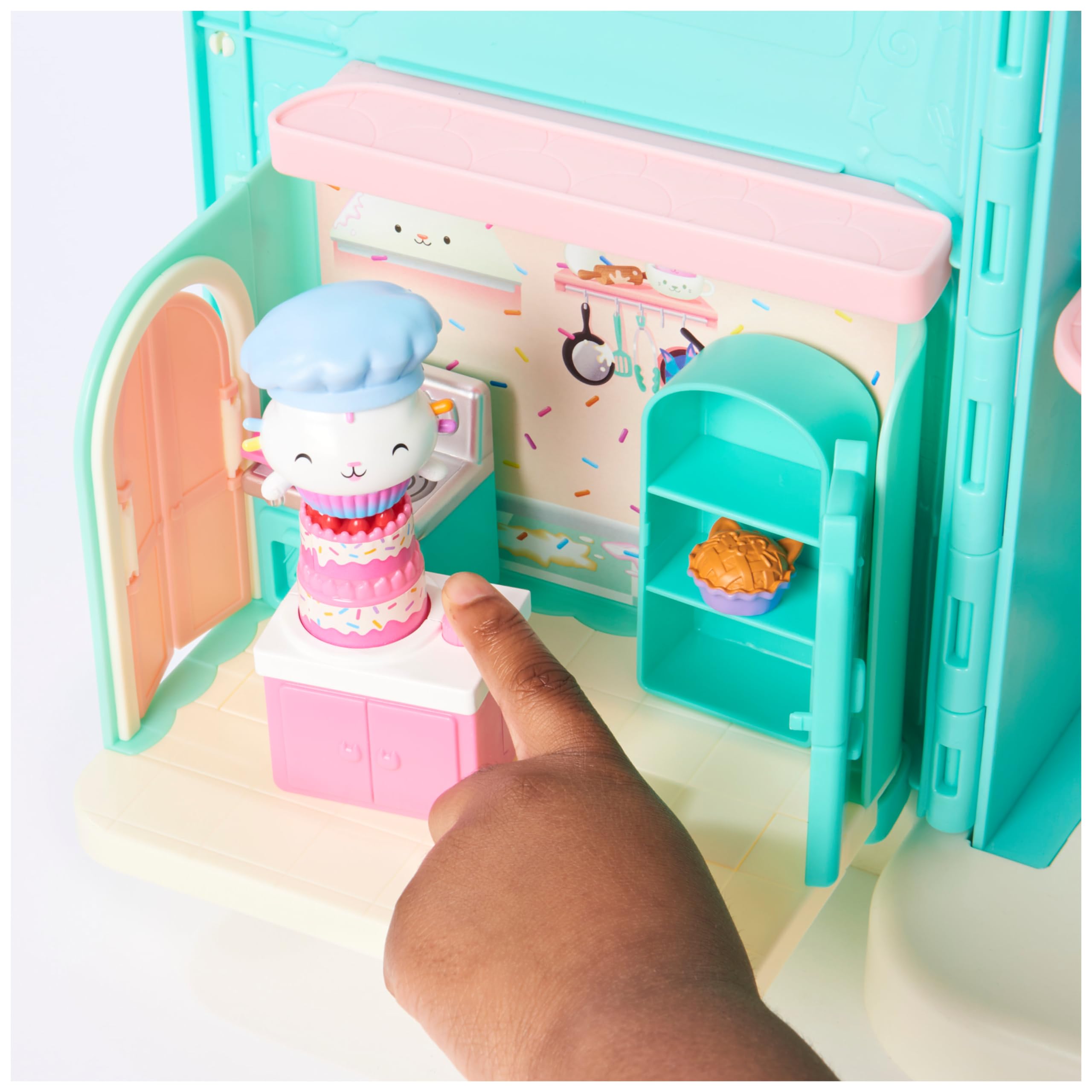 Gabby’s Dollhouse Bakey with Cakey Kitchen Playset - Spinning Cake & 2 Surprise Deliveries, Ages 3+ 8