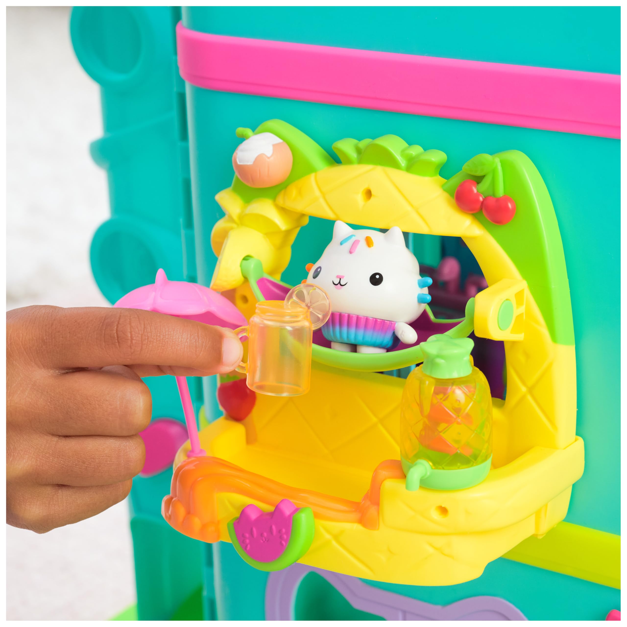 Gabby's Dollhouse Cakey’s Fruit Smoothie Balcony Playset - 8-Piece Dollhouse Toy with Cakey Cat Figure 8