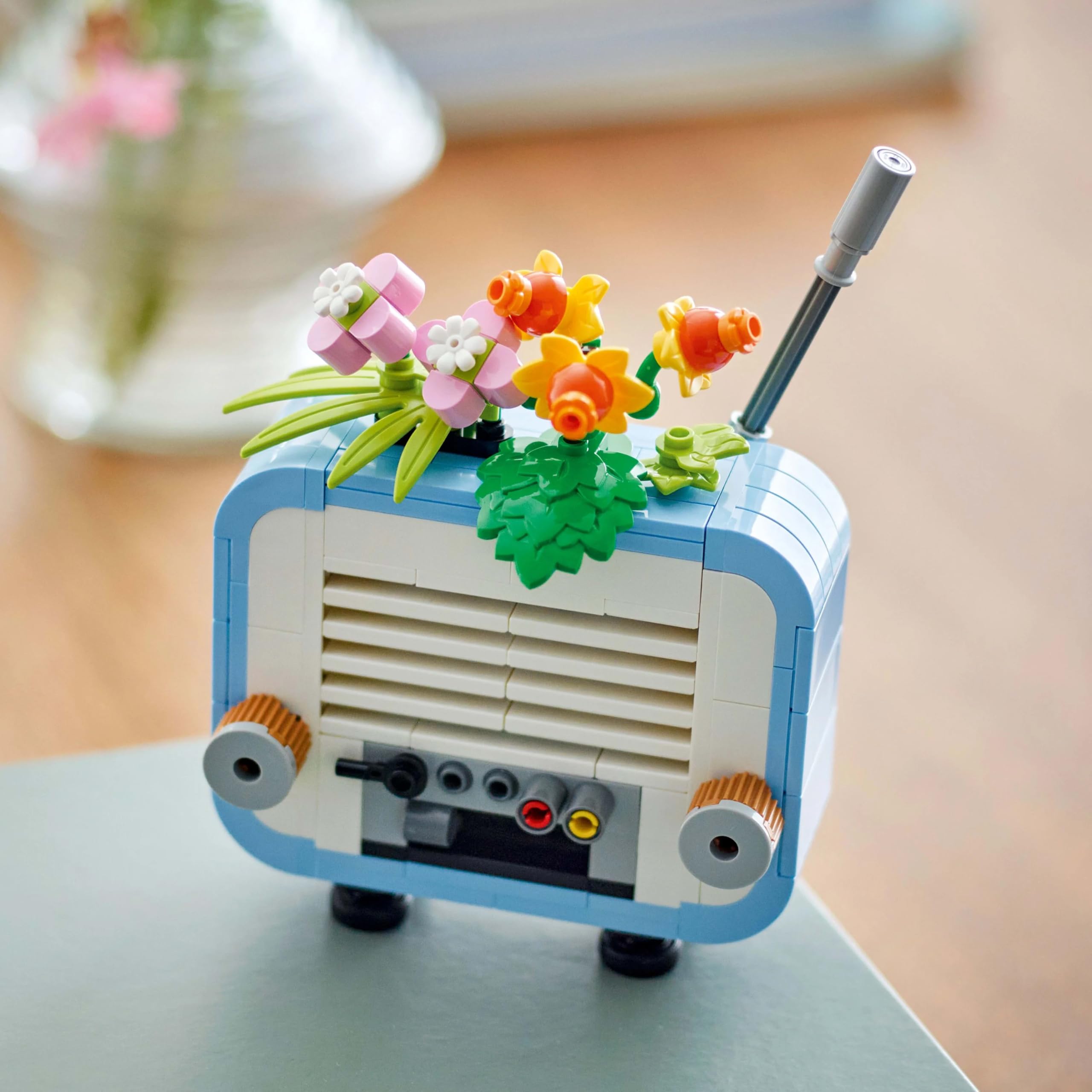 LEGO Creator 3in1 Record Player with Flowers Building Set - Rebuilds into Radio or Microphone, 366 Pieces 8