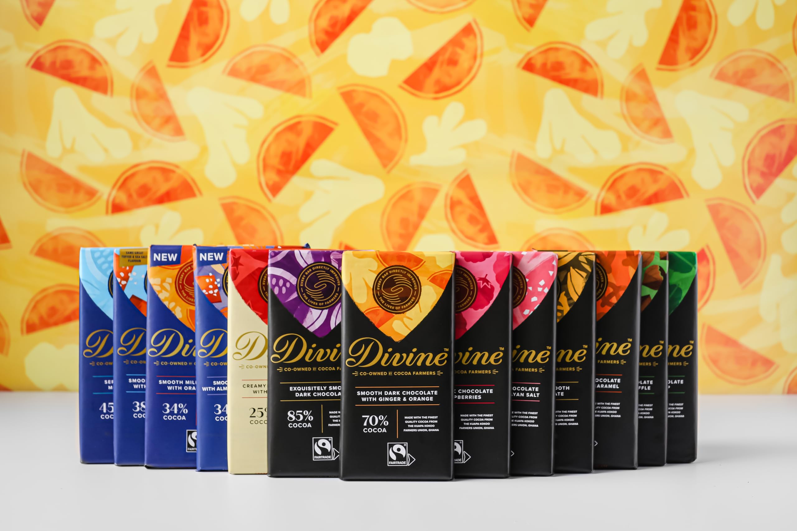 Divine - 68% Dark Chocolate with Fruit & Nut Bar (90 g) 4