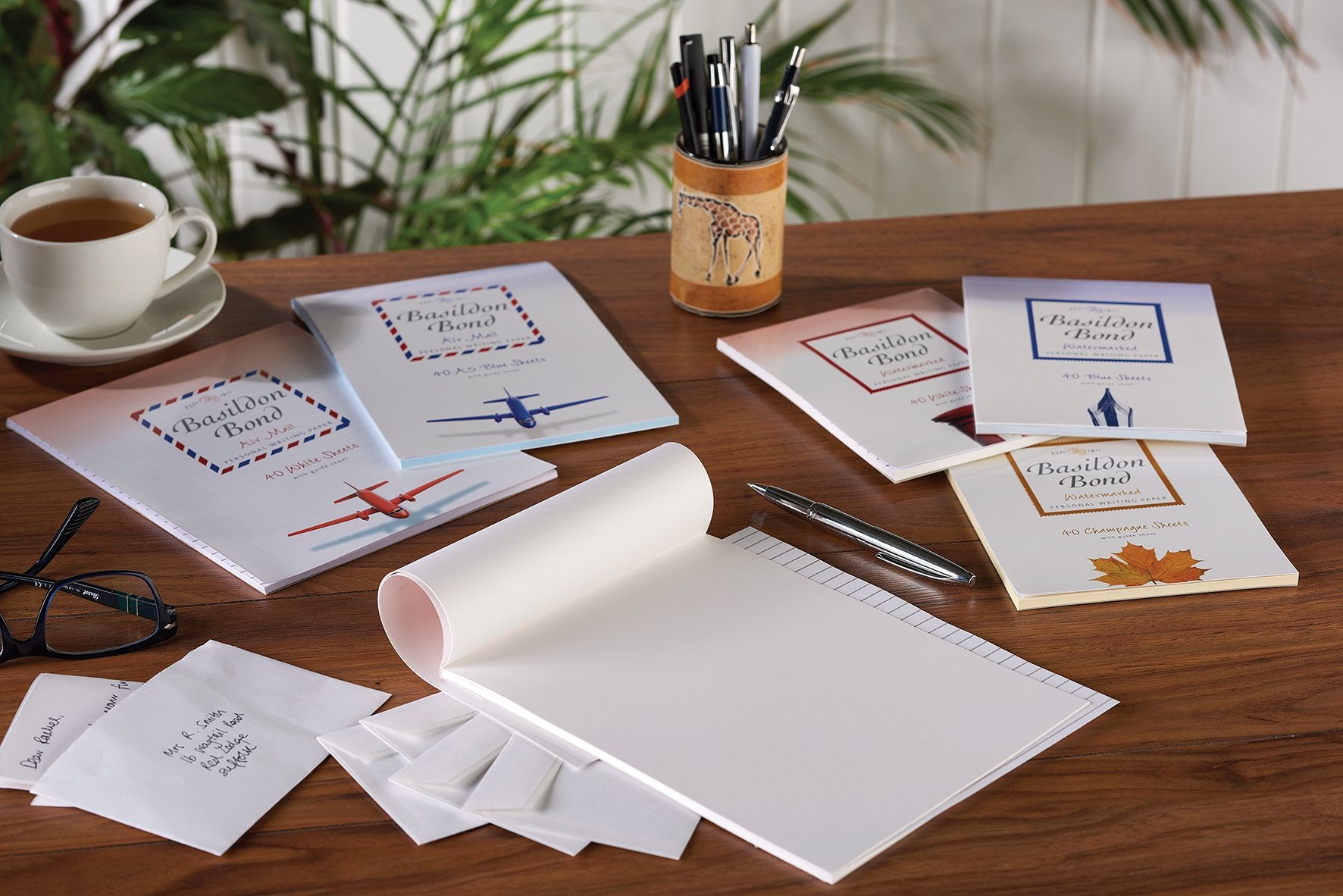 Basildon Bond A4 Writing Pad - 50 Sheets White Paper | 90 gsm | Removable Guide Sheet 4