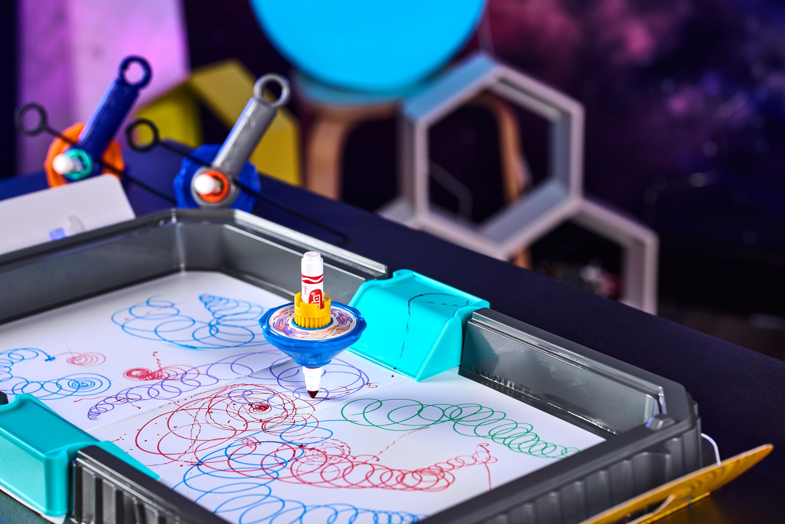 CRAYOLA Colourwhirls Battle Arena - Rip 'Em & Spin 'Em! | Ages 6+ 3