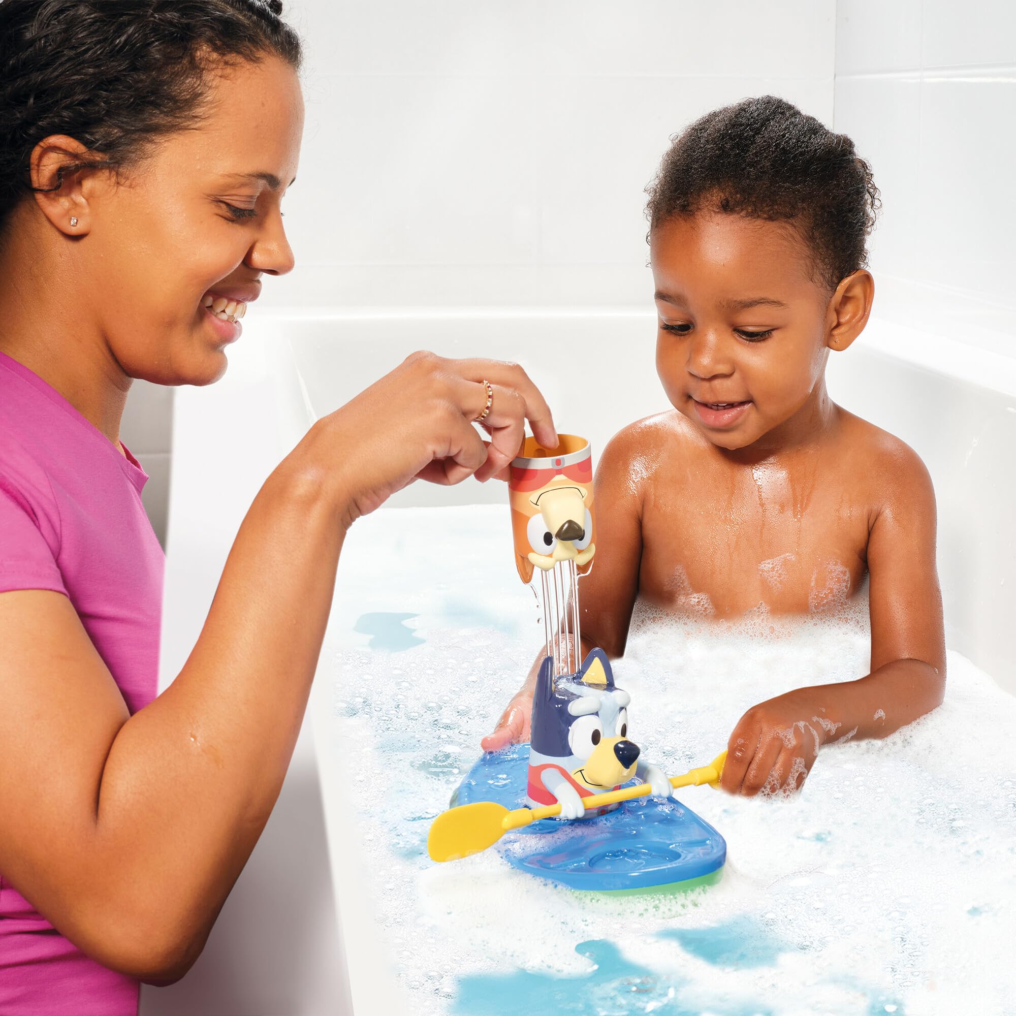 TOMY Toomies Bluey Canoe - Pull-String Paddle Action Bath Toy with Bluey & Bingo 12