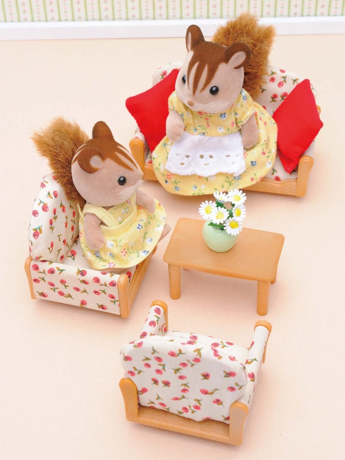Sylvanian Families Suite - 3-Piece Living Room Playset for Ages 3+ 3