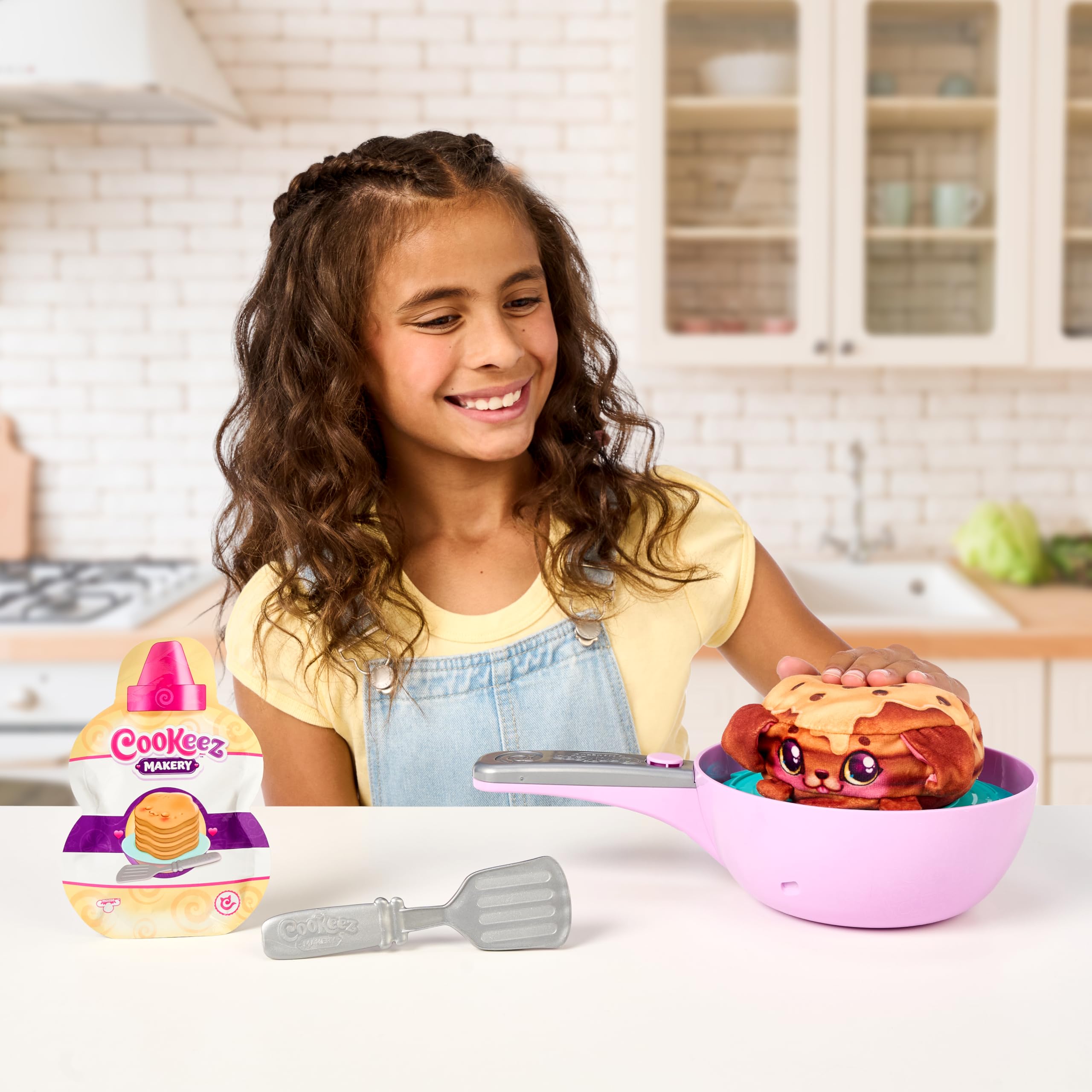 Cookeez Makery Pancake Treatz - Interactive Scented Plush Surprise for Ages 5+ 4