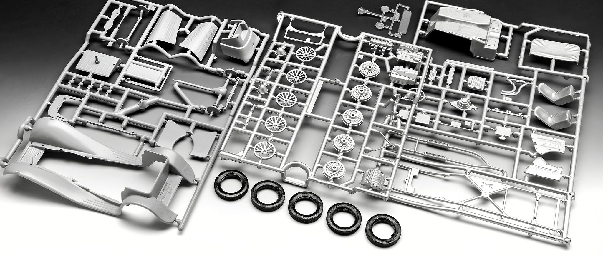 Revell 07752 Jaguar SS 100 Model Kit | 1:32 Scale Plastic Unbuilt/Unpainted 4