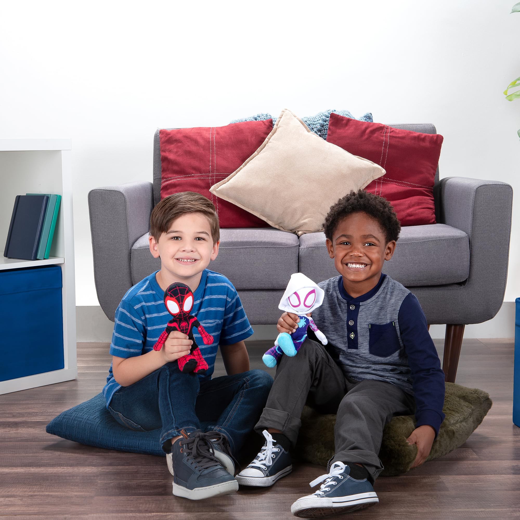 Ghost-Spider Plush - 8-Inch Marvel Spidey and His Amazing Friends Soft Toy 3